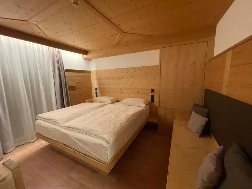 Bed in Hotel Des Alpes