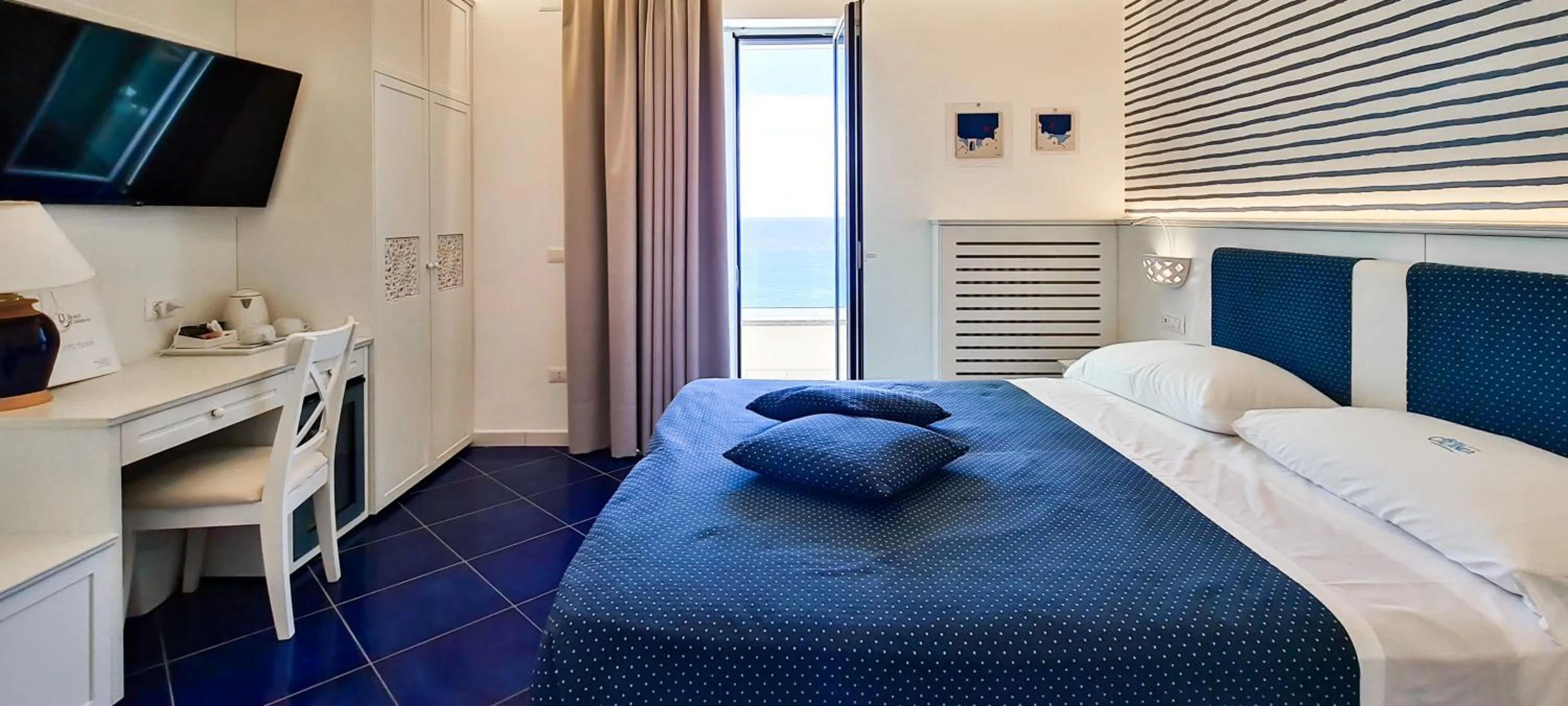 Bedroom, Bed in Hotel Calanca