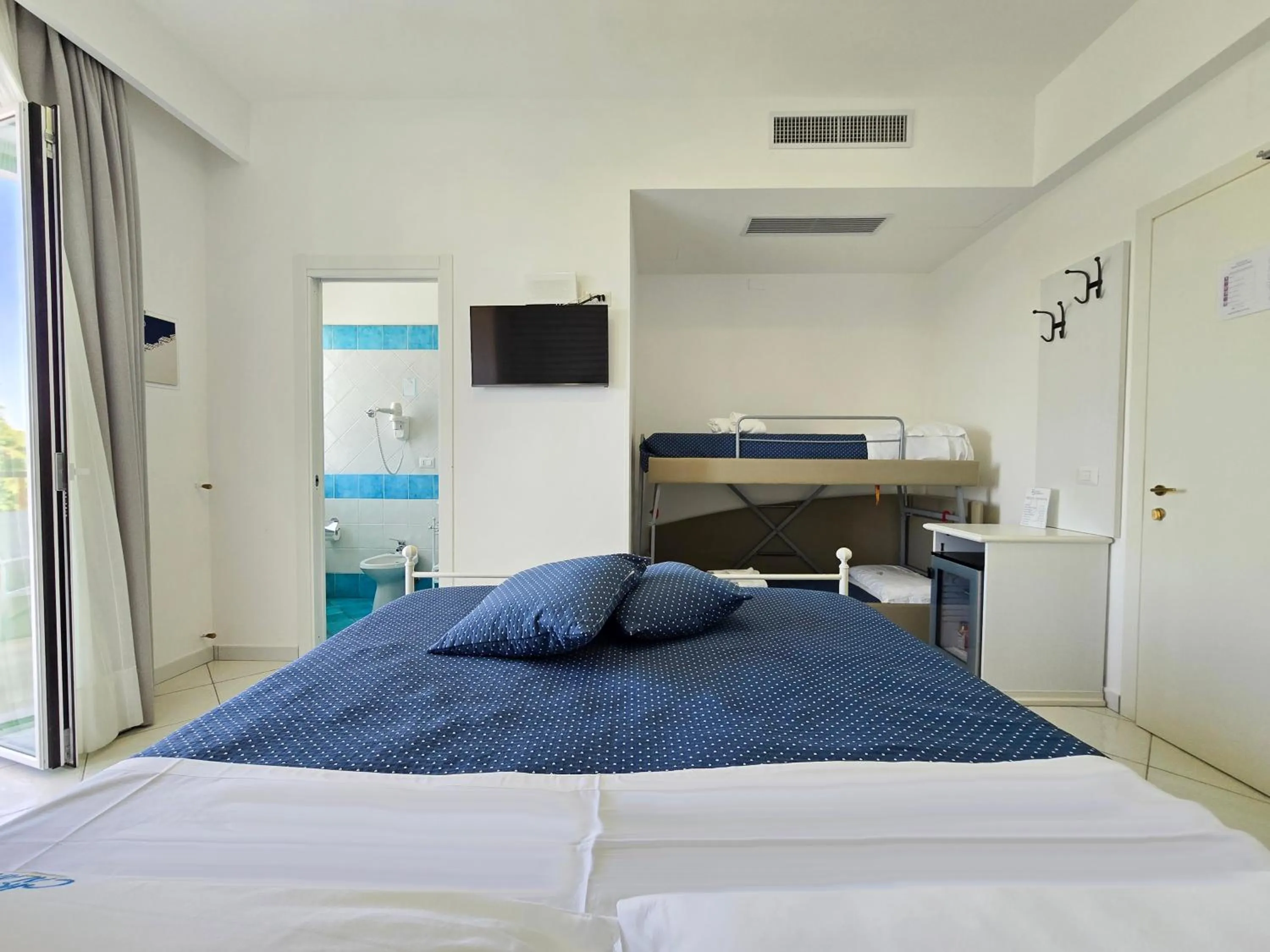 Bedroom, Bed in Hotel Calanca