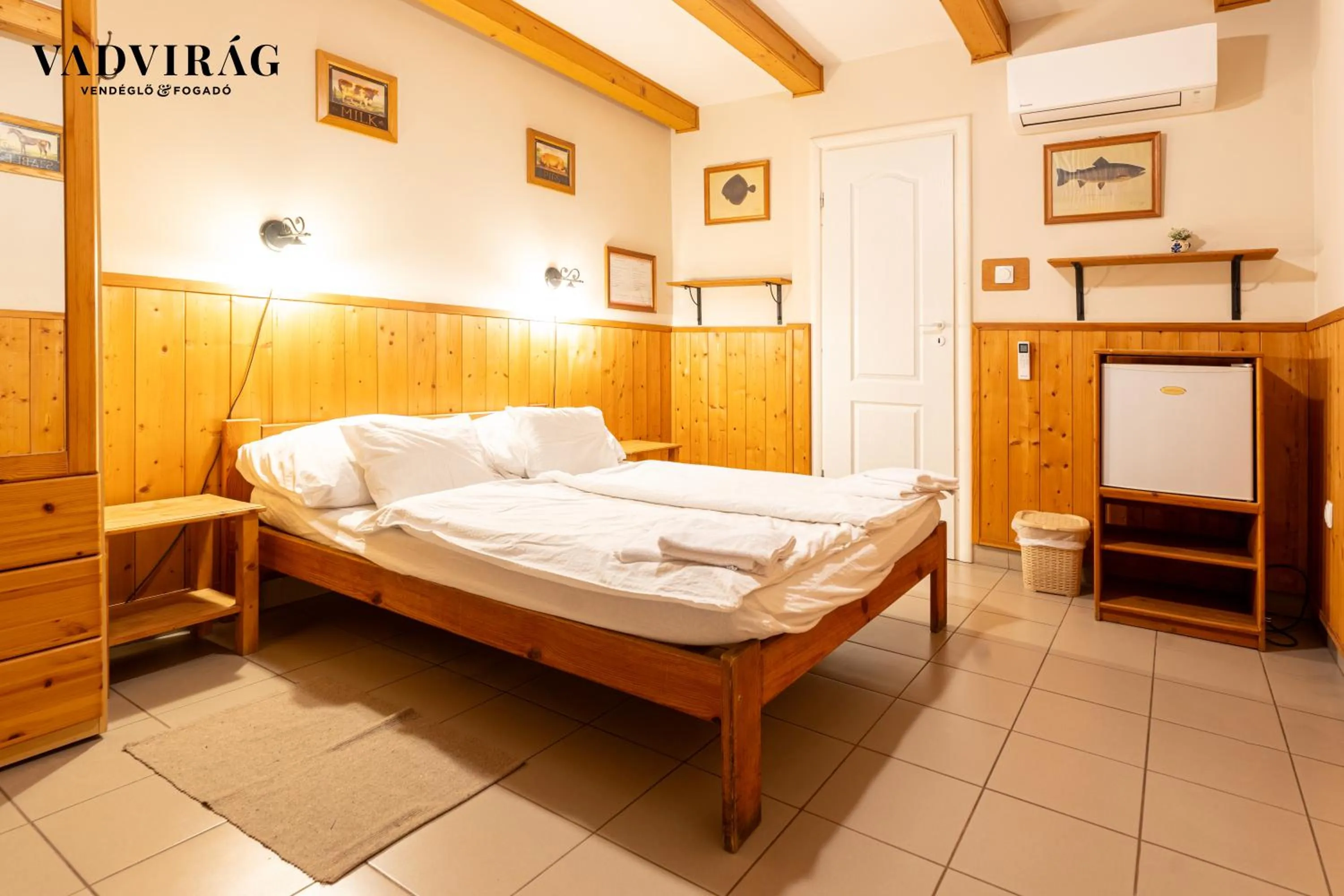 Bed in Vadvirág Vendéglő és Fogadó