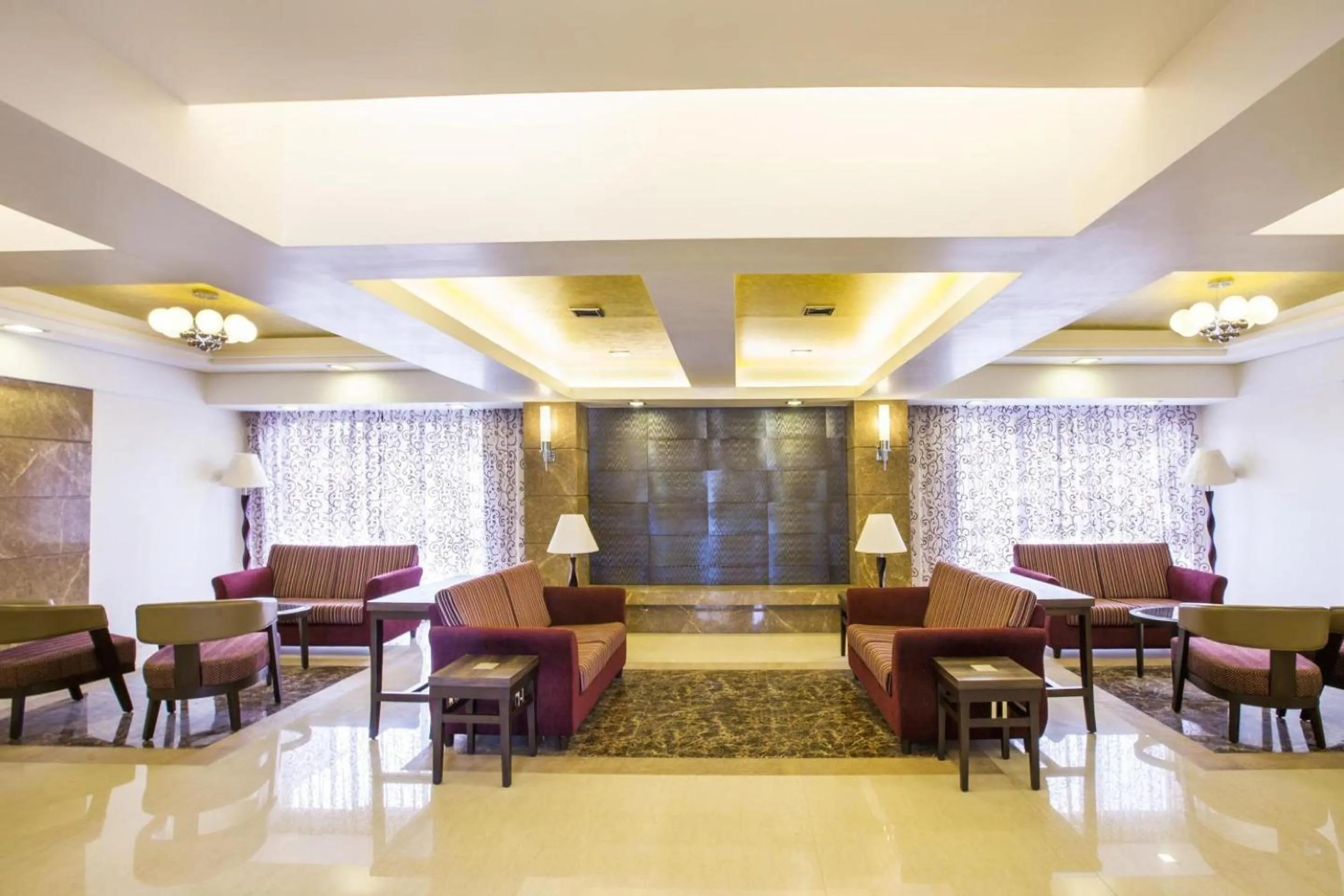 Dining area in Collection O Reeva Regency