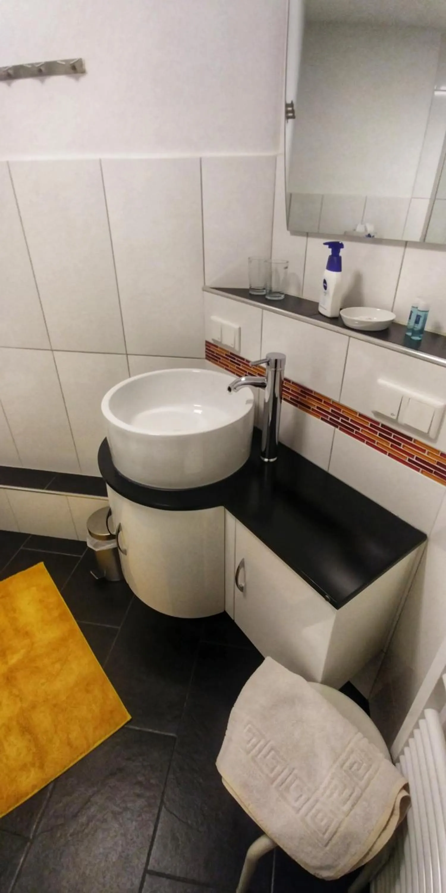 Bathroom in Privathotel Der Schwarze Herrgott No TV