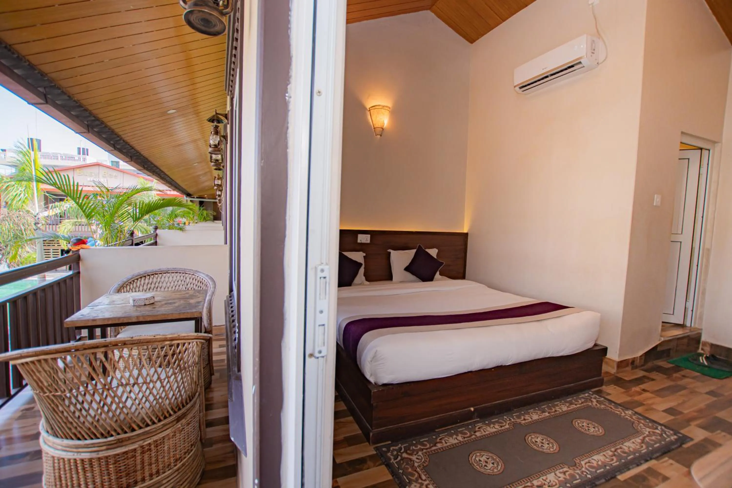 Bed in Busy Bee Resort, Pokhara