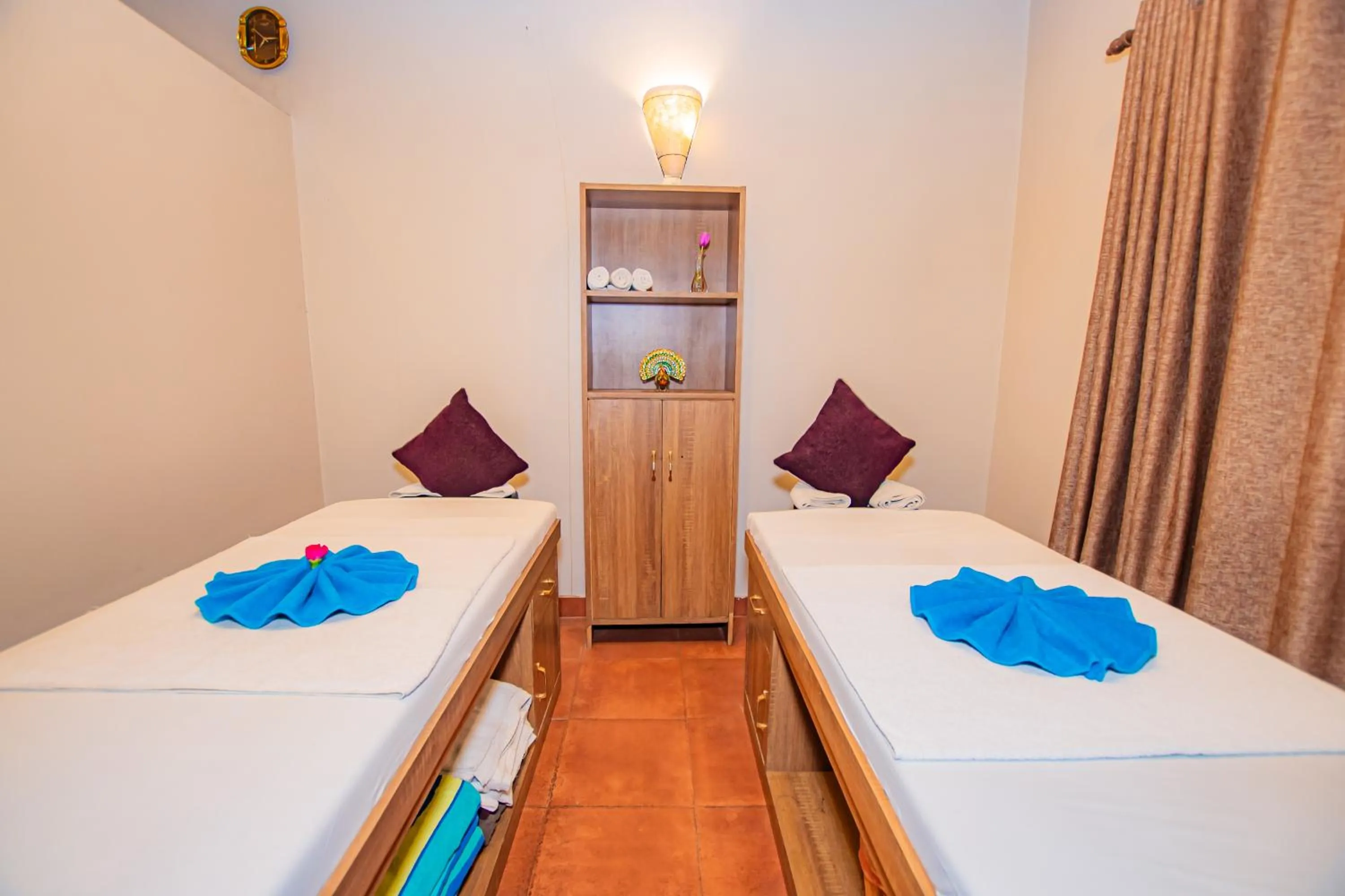Spa and wellness centre/facilities, Bed in Busy Bee Resort, Pokhara