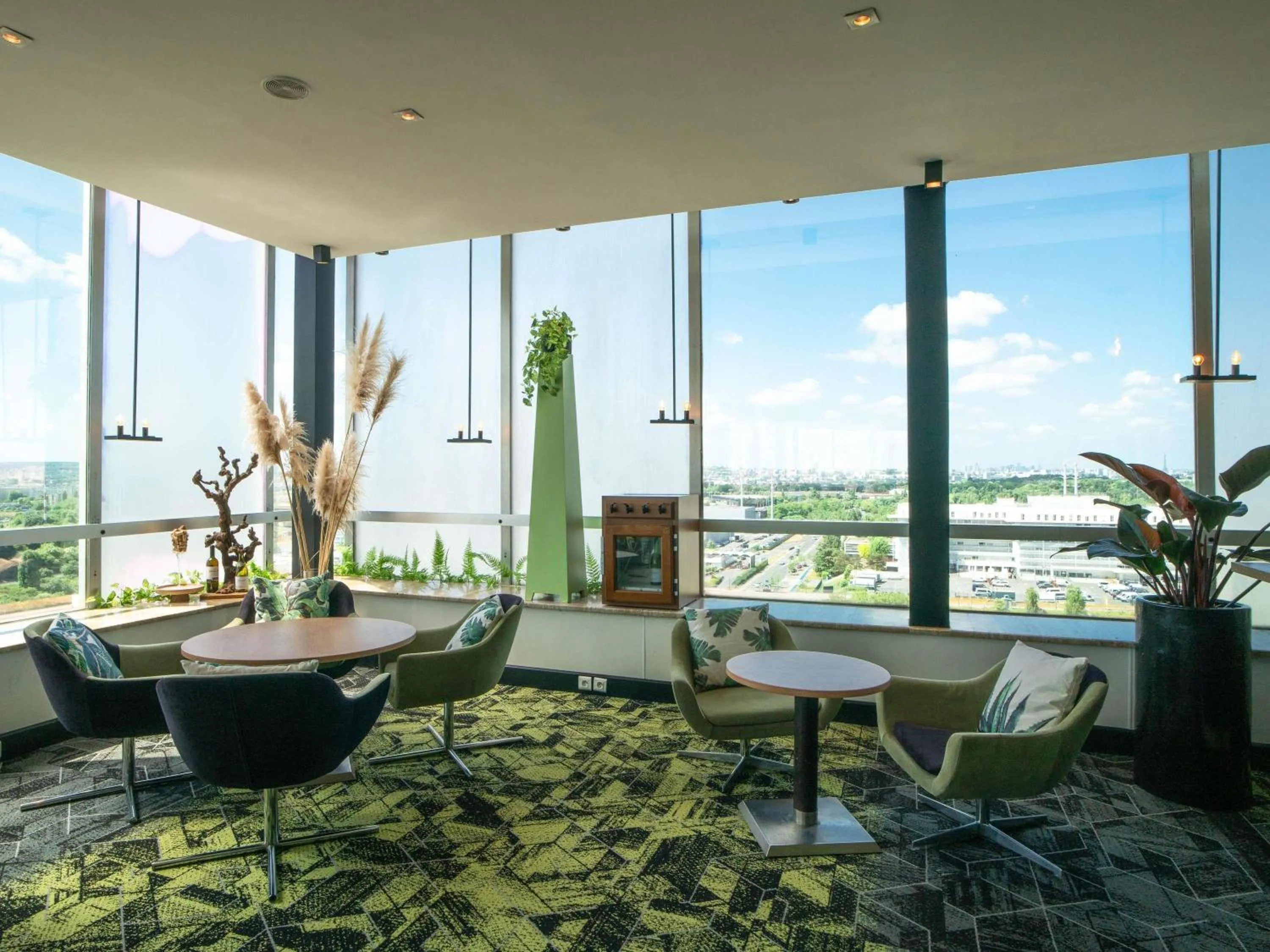 Restaurant/places to eat in Mercure Paris Orly Rungis Aéroport