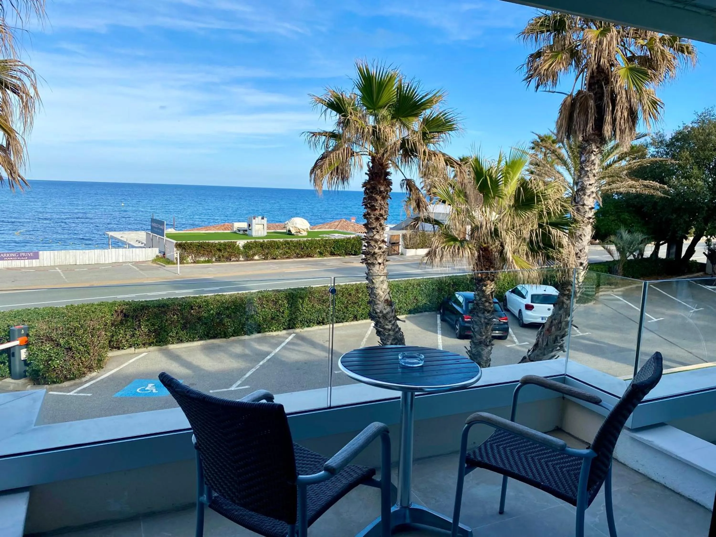 Balcony/Terrace in Hôtel La Plage