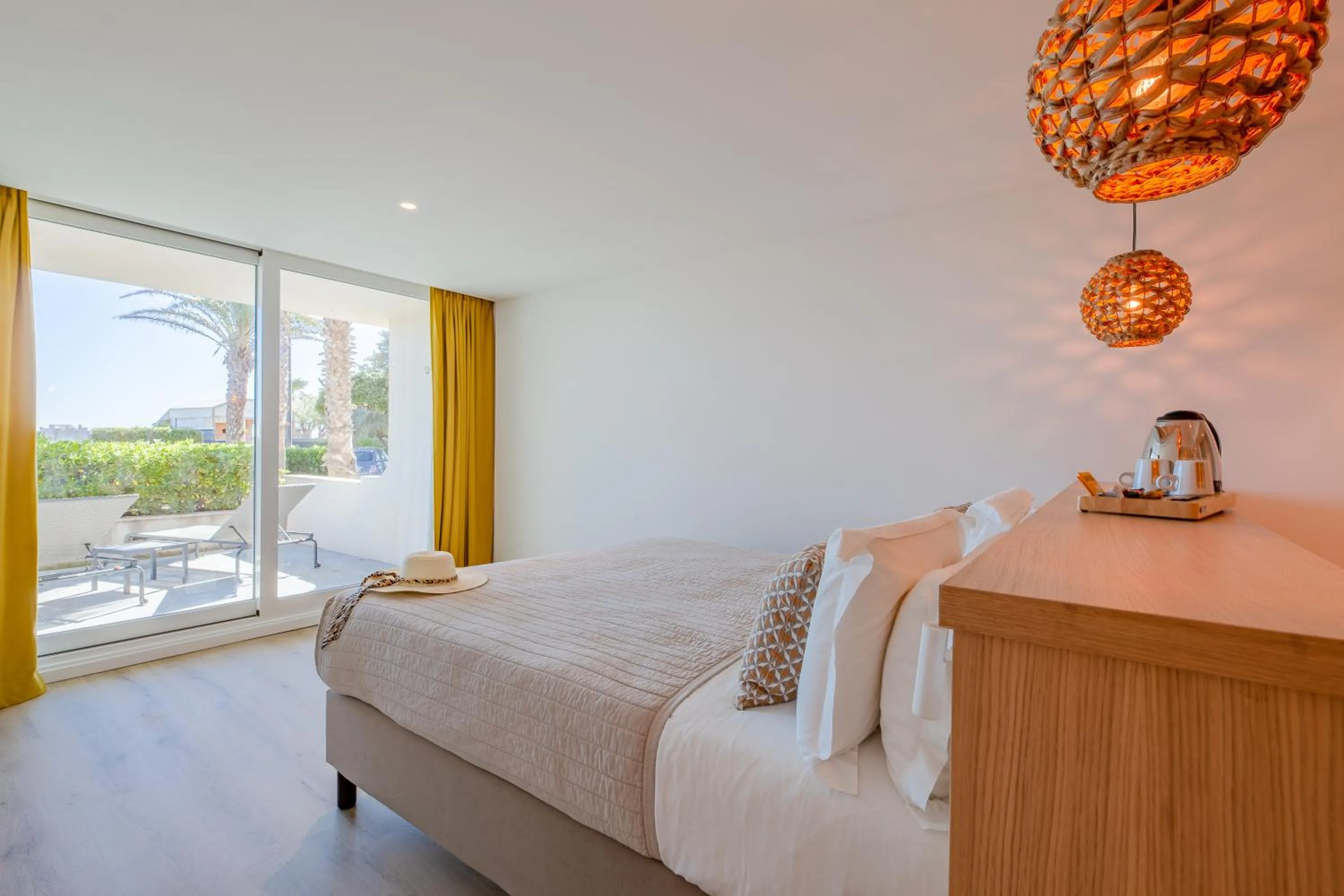 Bed in Hôtel La Plage