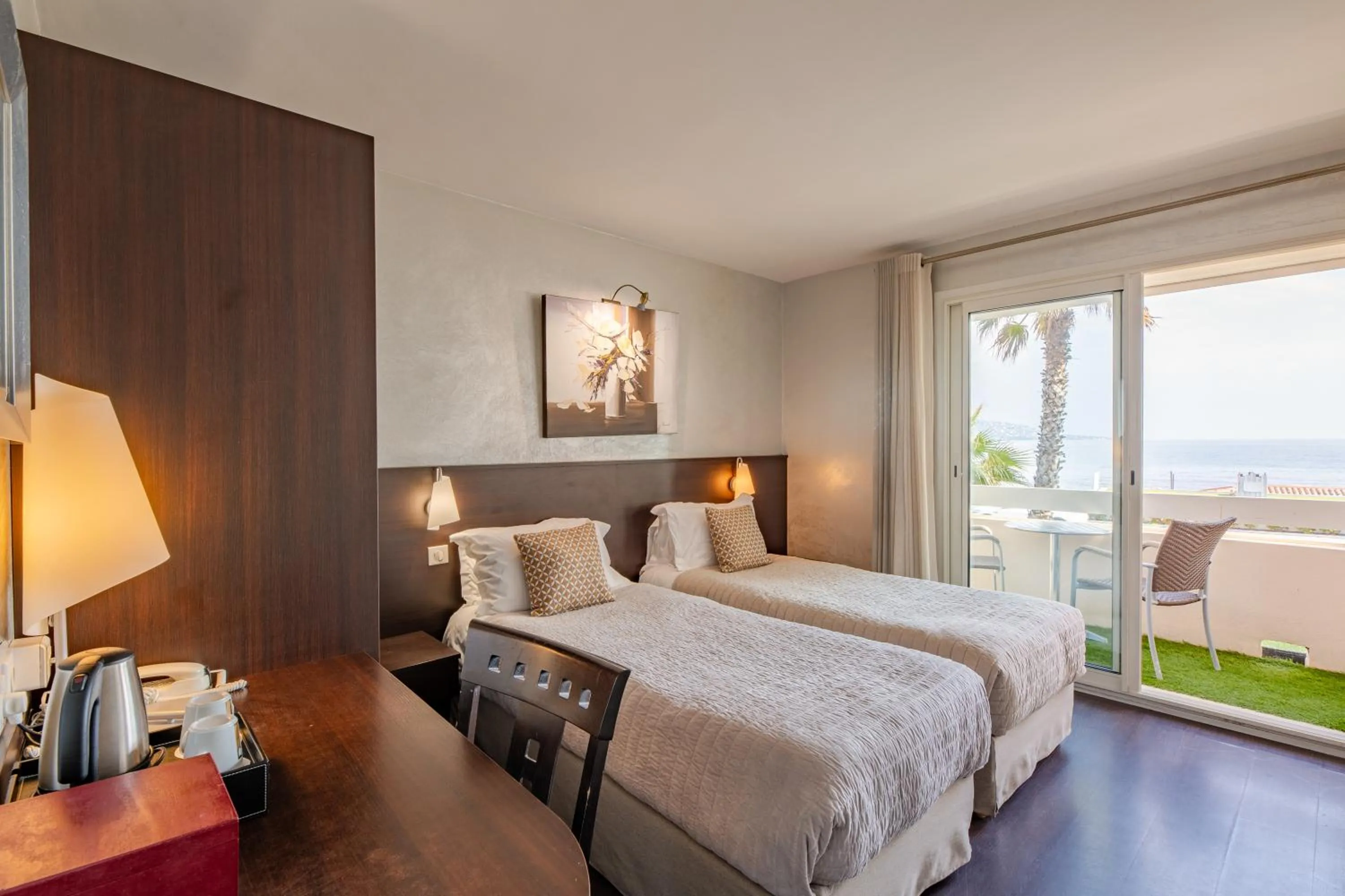 Bedroom, Bed in Hôtel La Plage