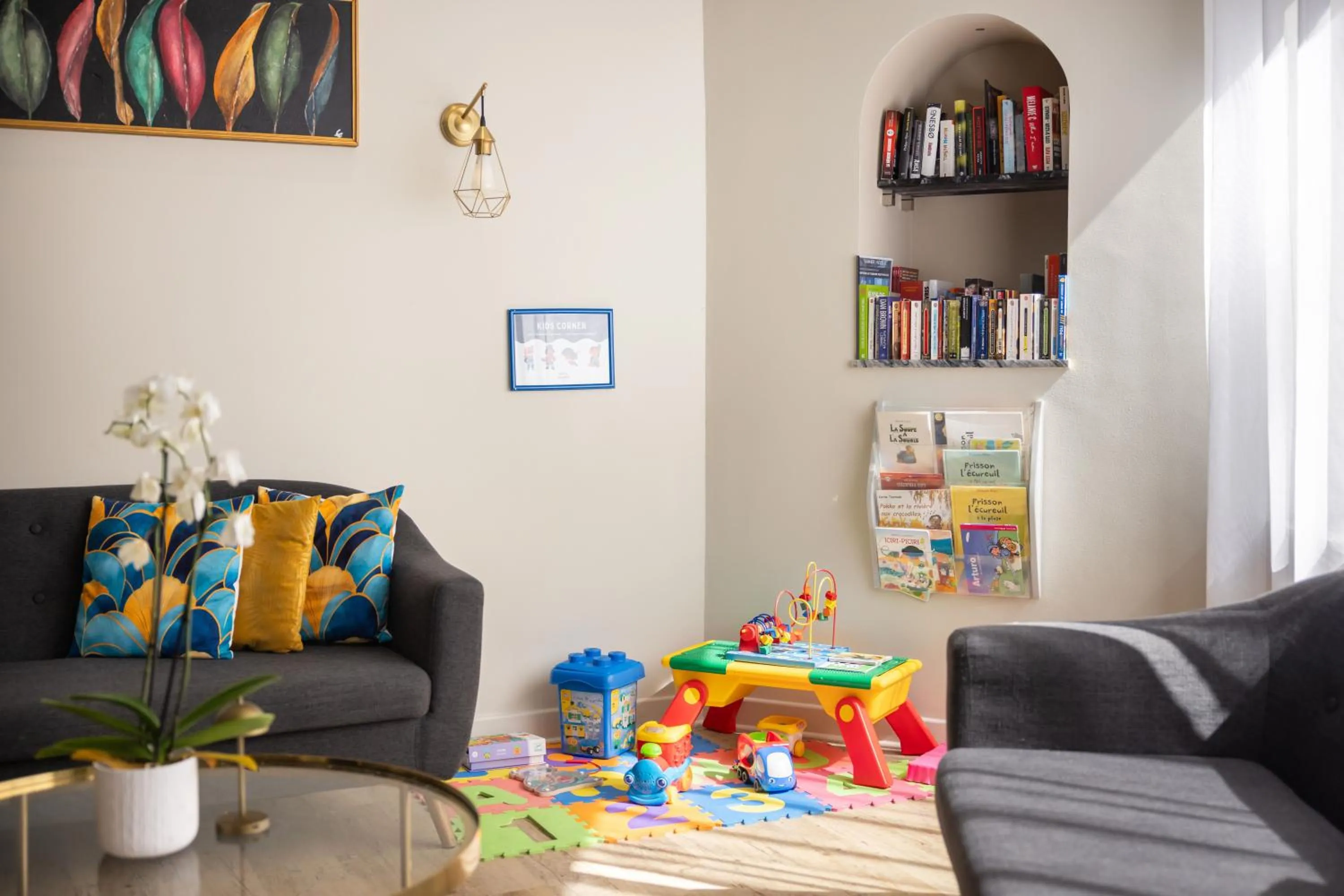 Living room in Hôtel Locarno Nice