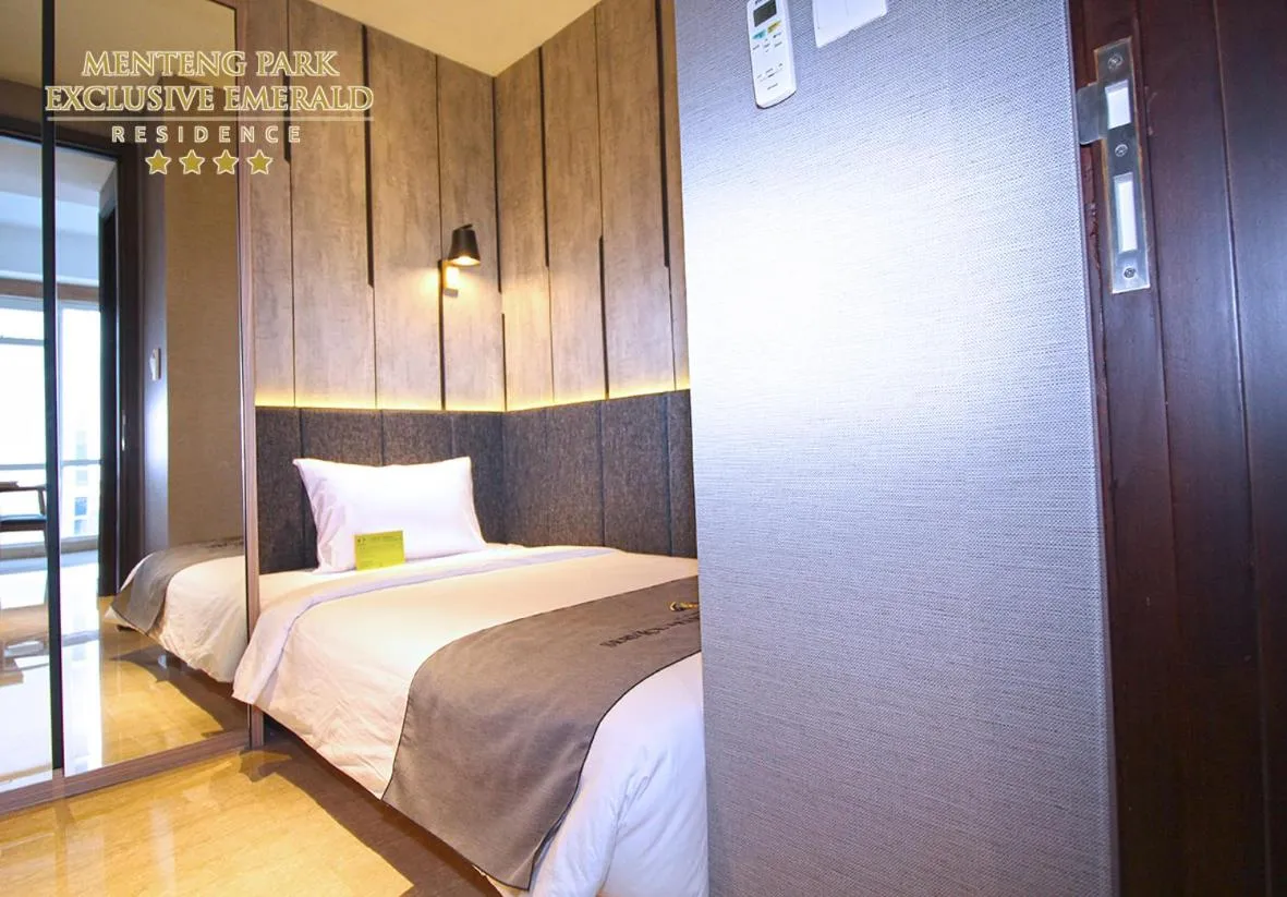 Bed in Menteng Park Exclusive Emerald