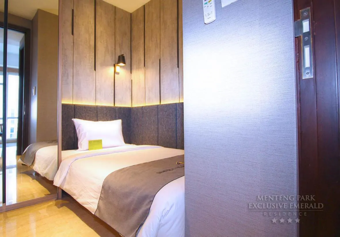Bed in Menteng Park Exclusive Emerald