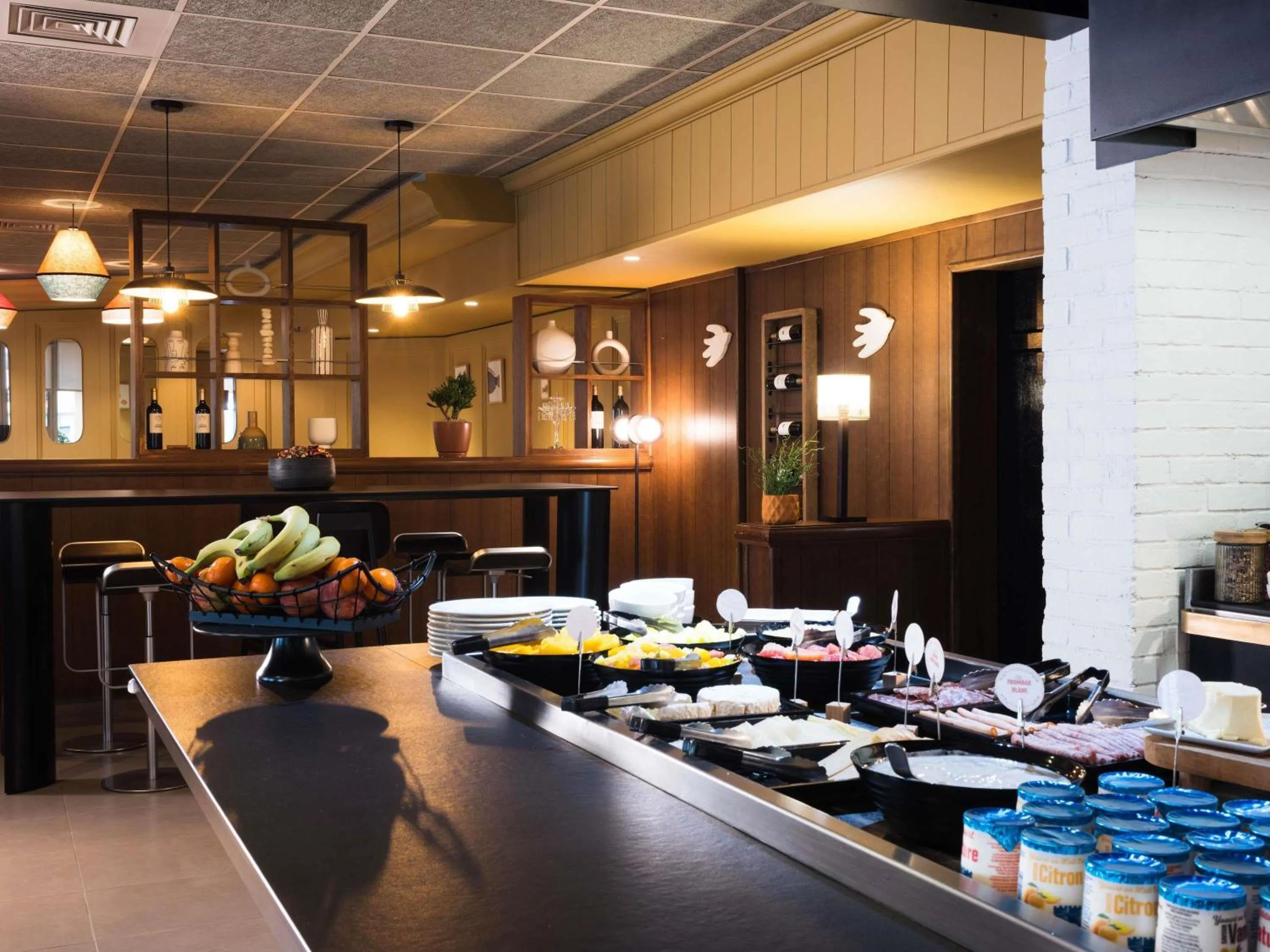 Breakfast in IBIS Port de plaisance