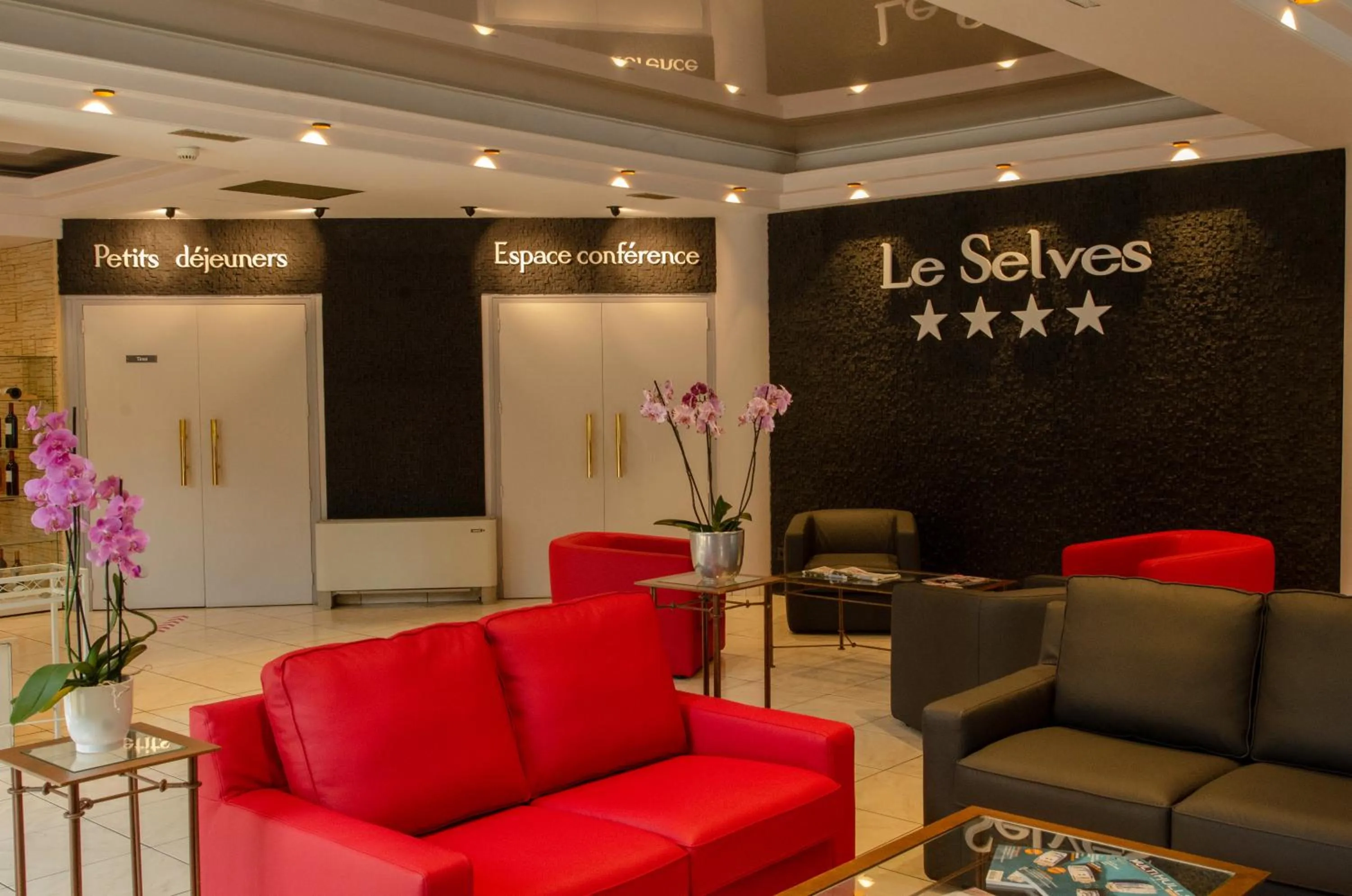 Seating area in Au Grand Hôtel de Sarlat - Pavillon de SELVES