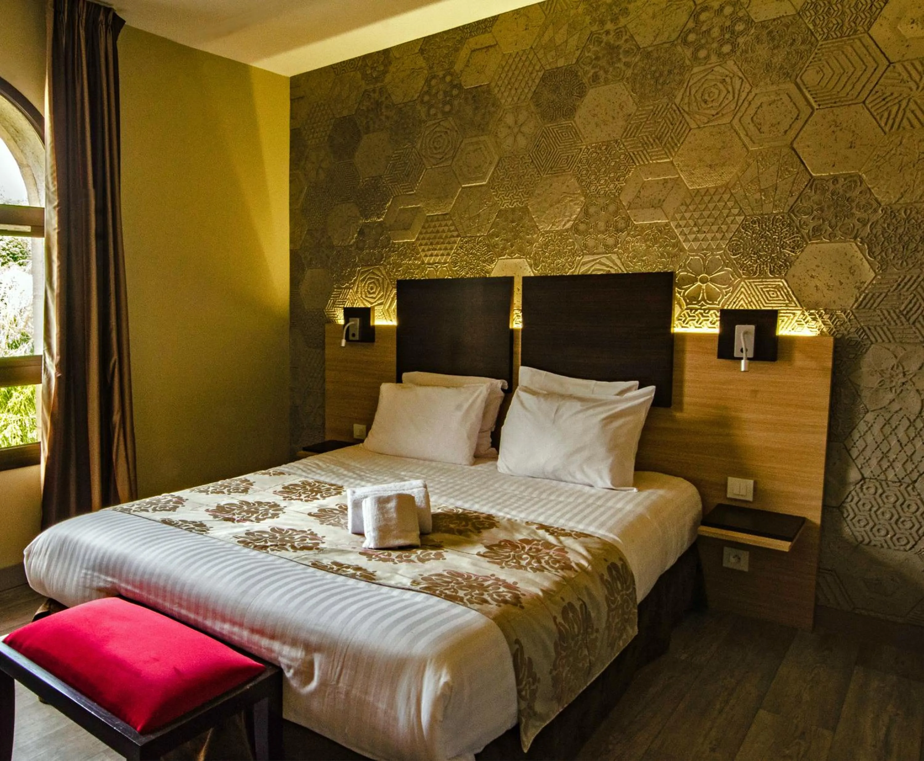 Bed in Au Grand Hôtel de Sarlat - Pavillon de SELVES