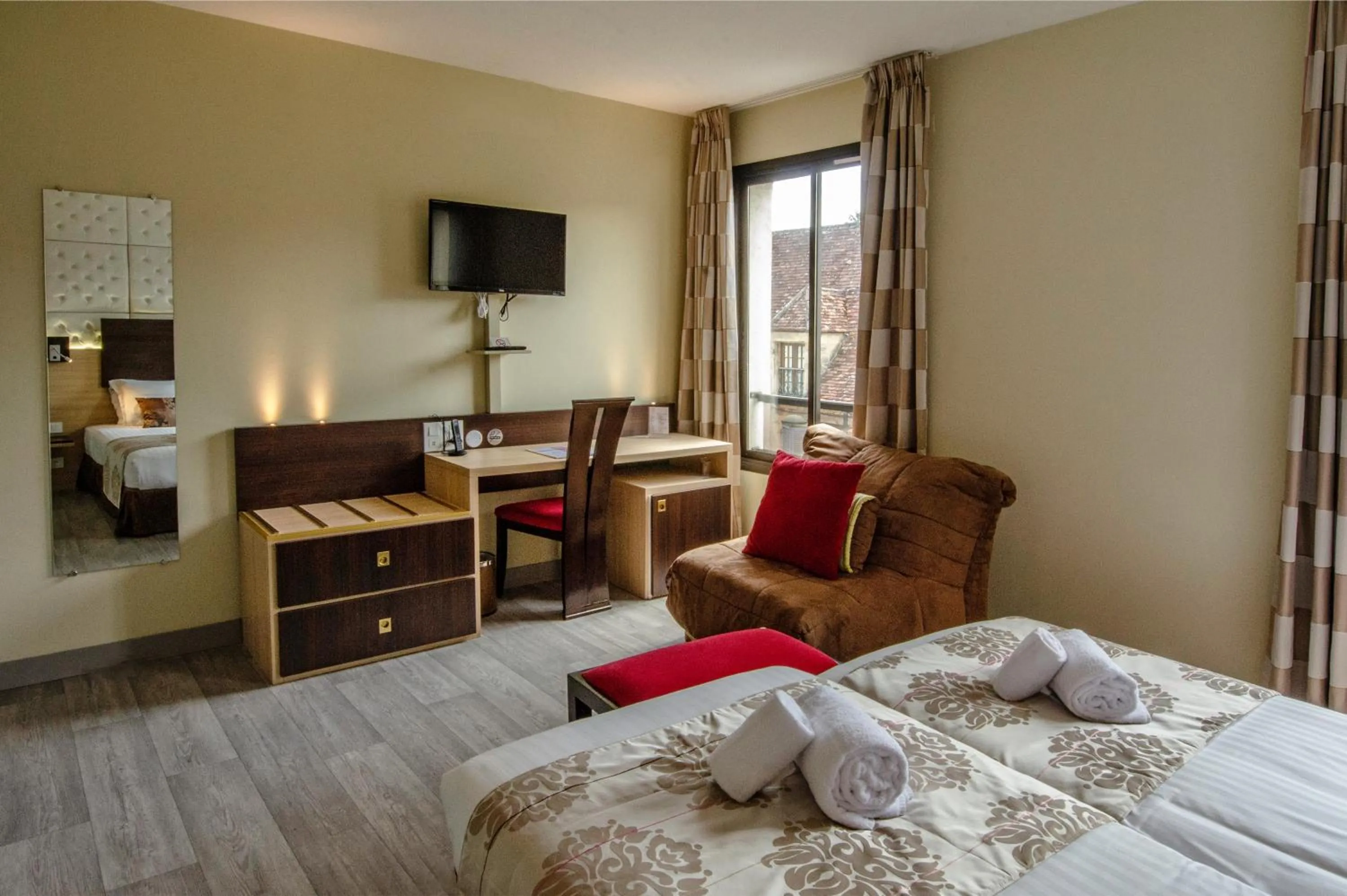 Bed in Au Grand Hôtel de Sarlat - Pavillon de SELVES