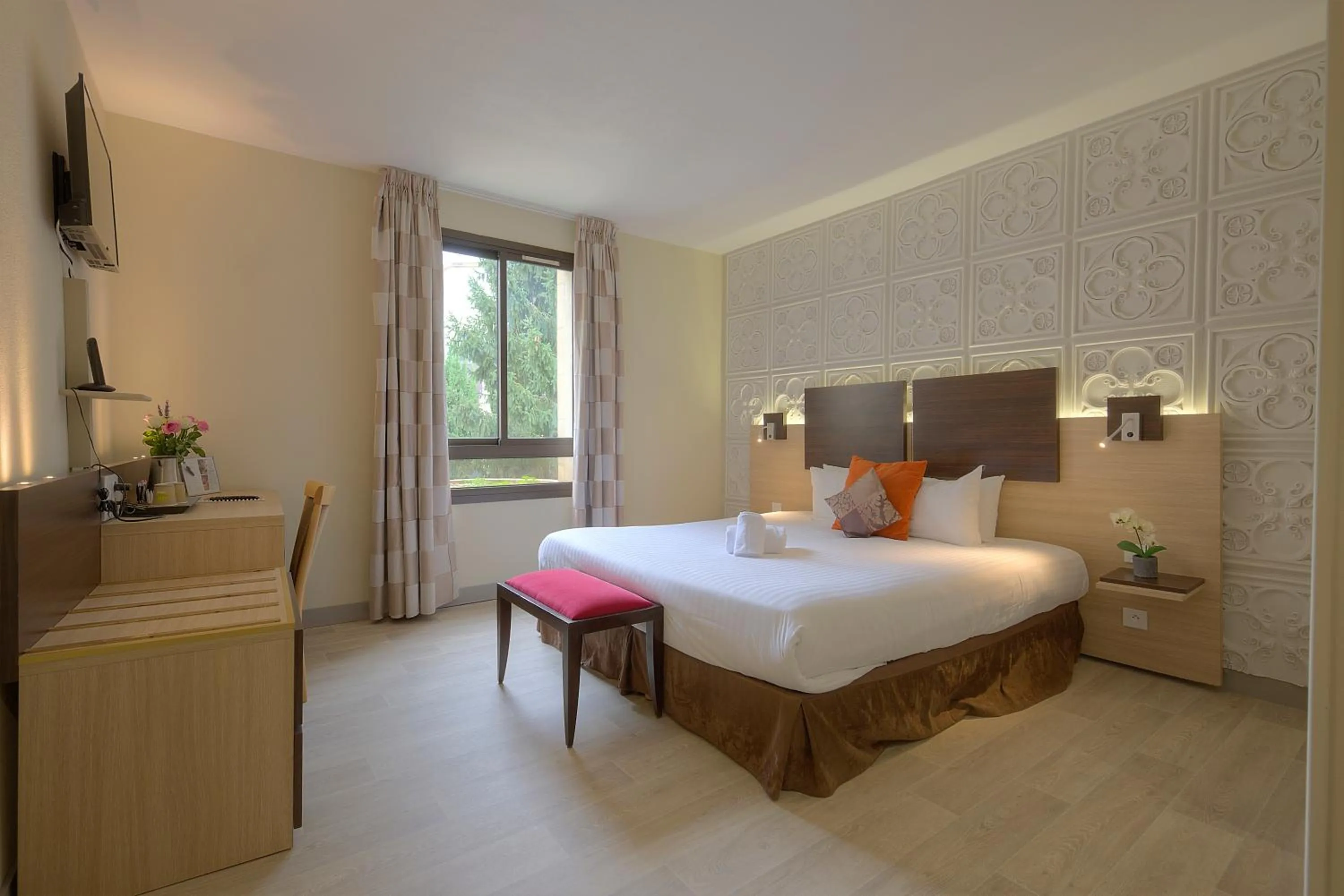 Bedroom, Bed in Au Grand Hôtel de Sarlat - Pavillon de SELVES