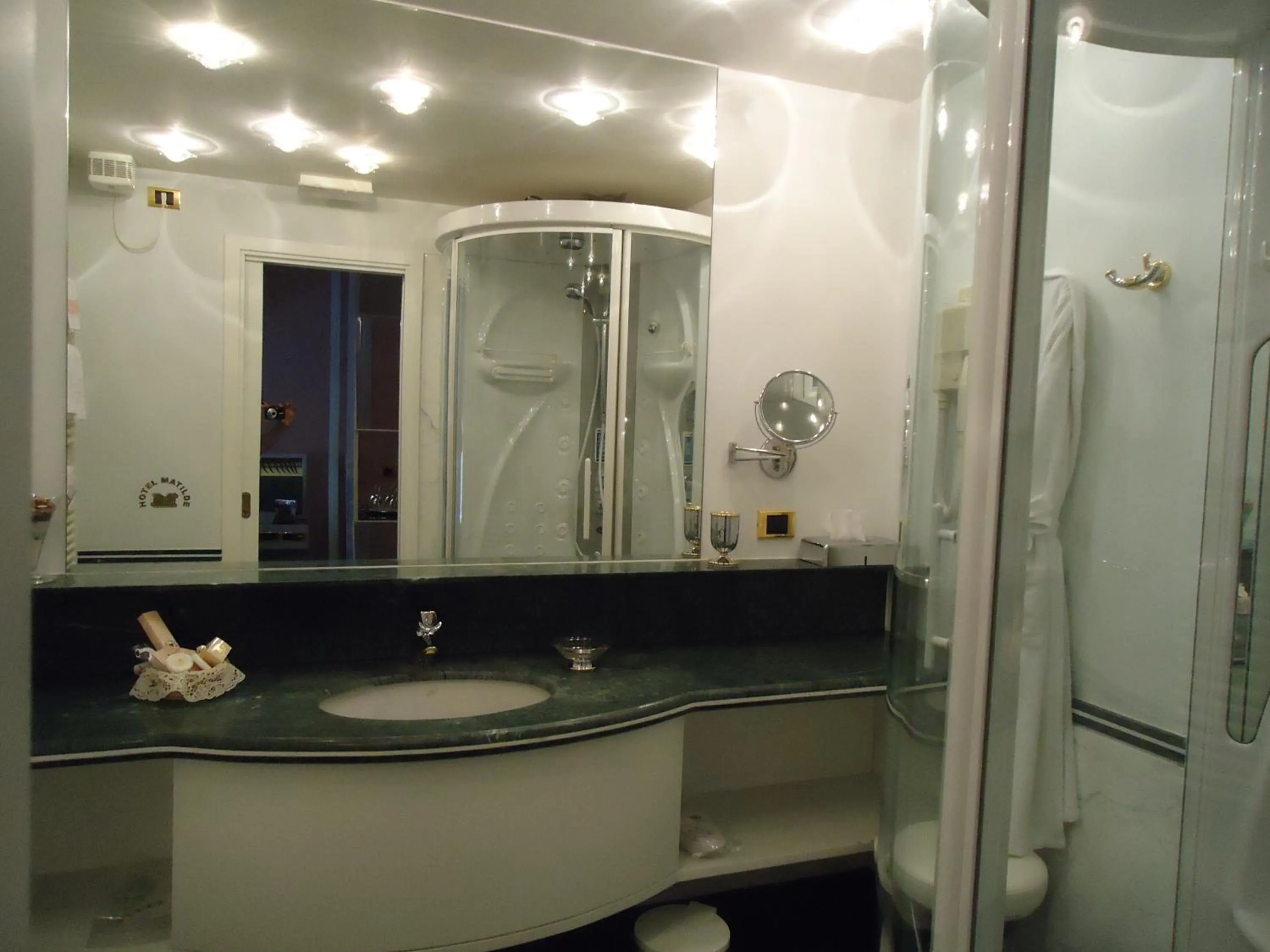 Bathroom in Hotel Matilde