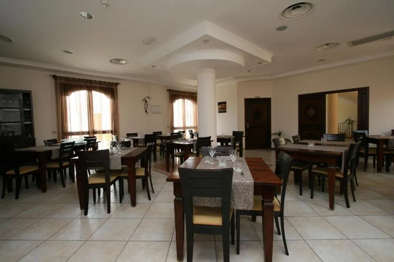 Restaurant/places to eat in Zingaro Hotel