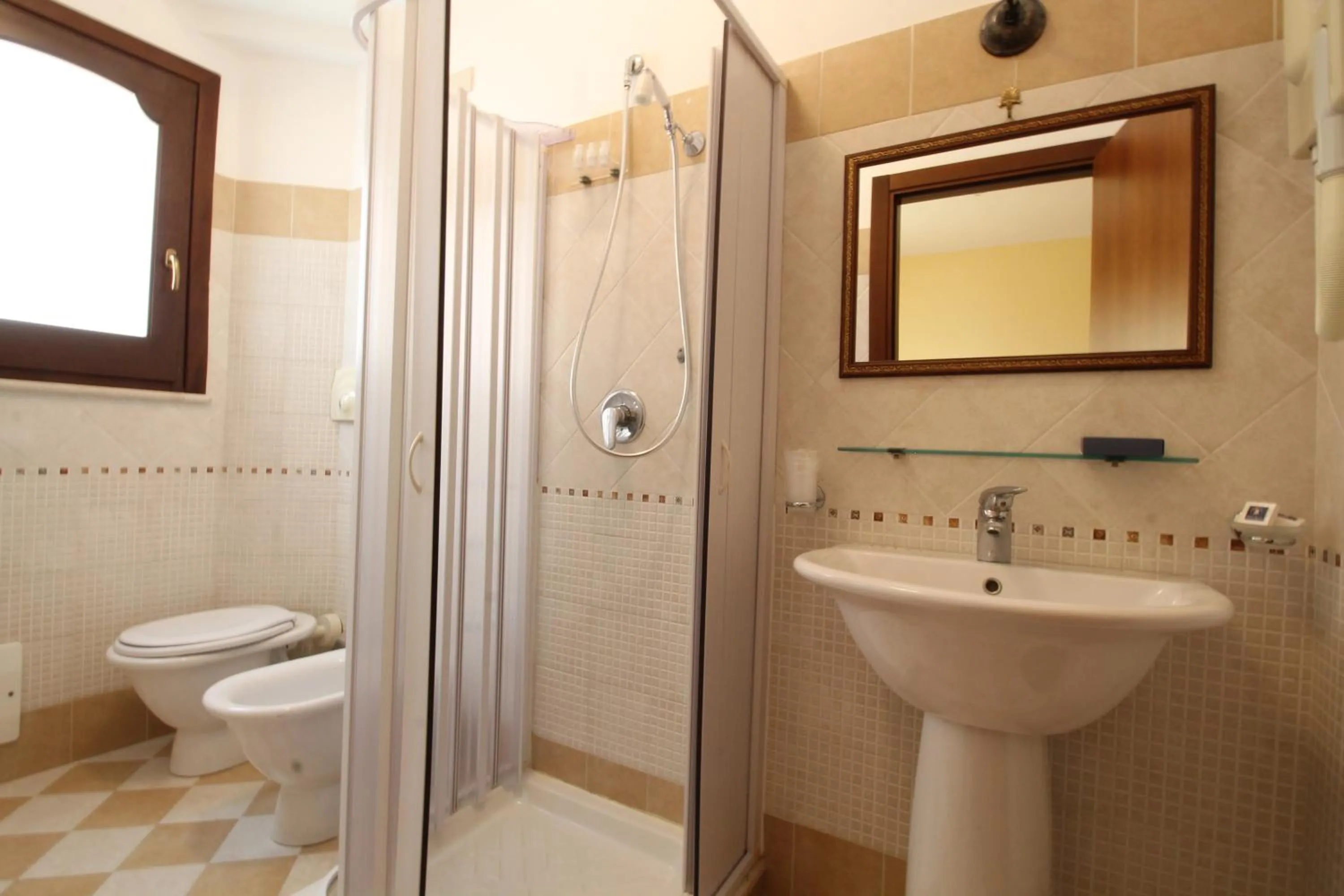 Bathroom in Zingaro Hotel