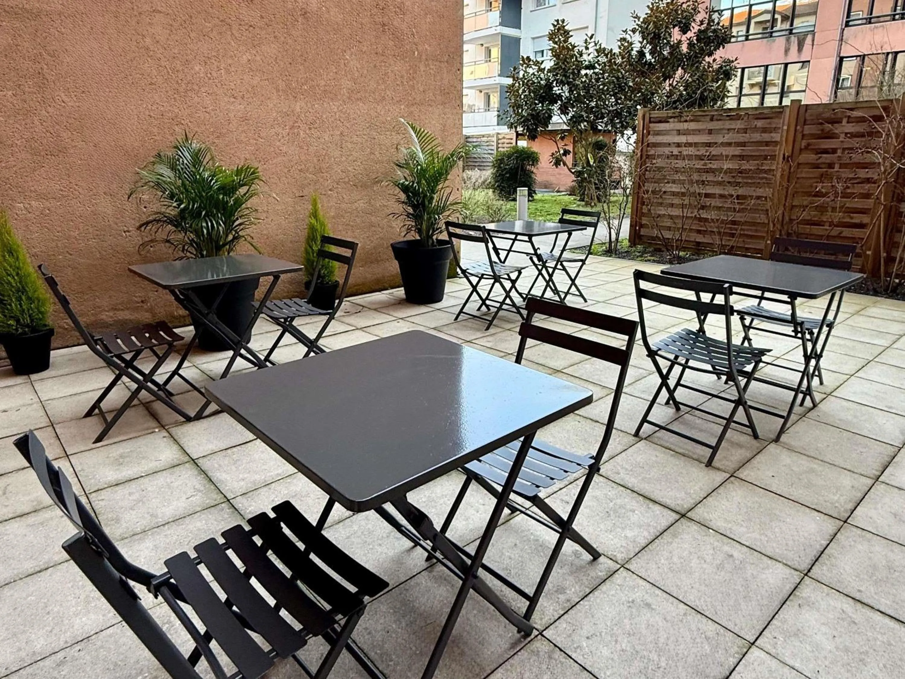 Property building in ibis Toulouse Pont Jumeaux