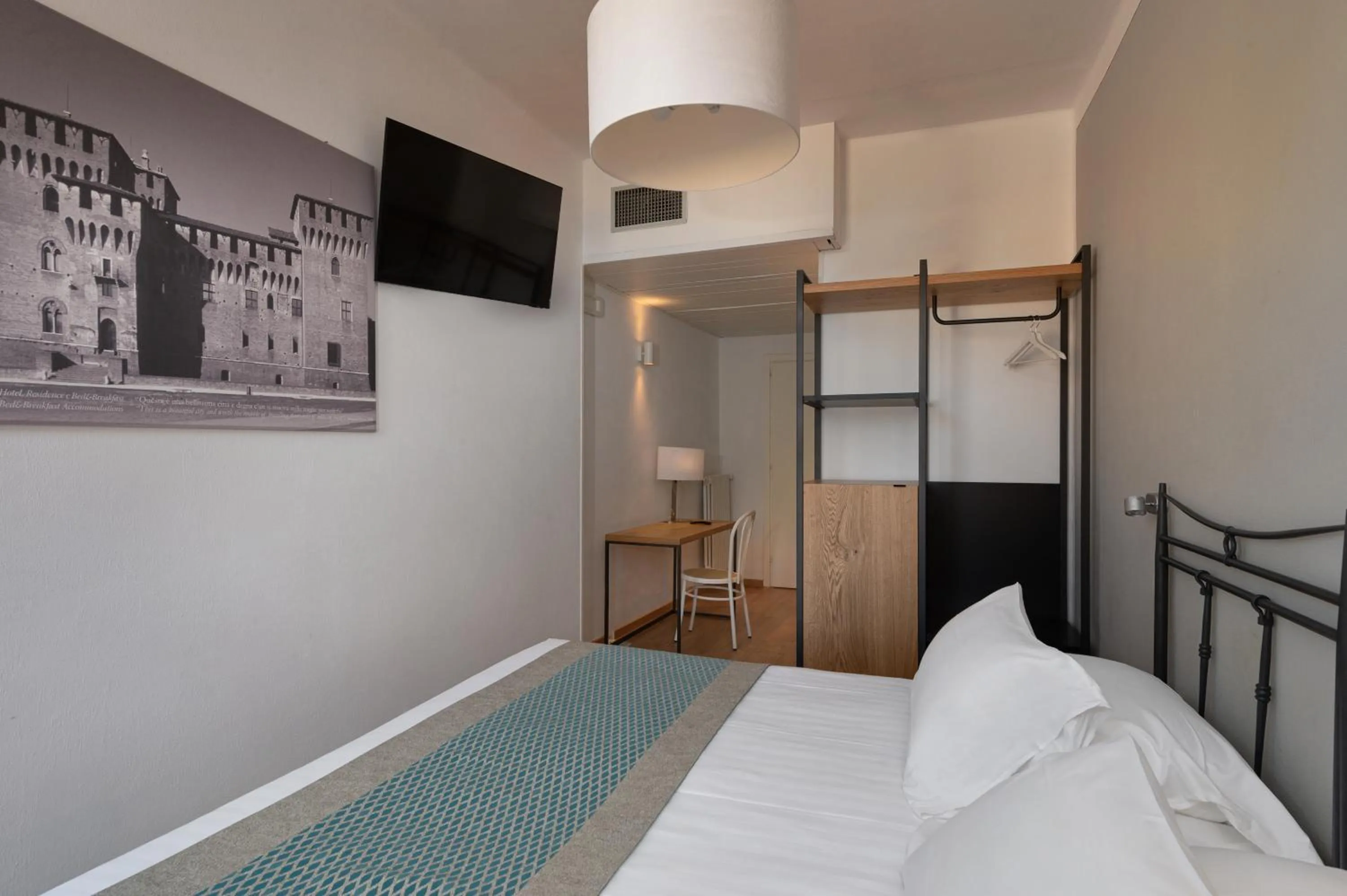 Bed in Hotel dei Gonzaga, MantegnaHotels