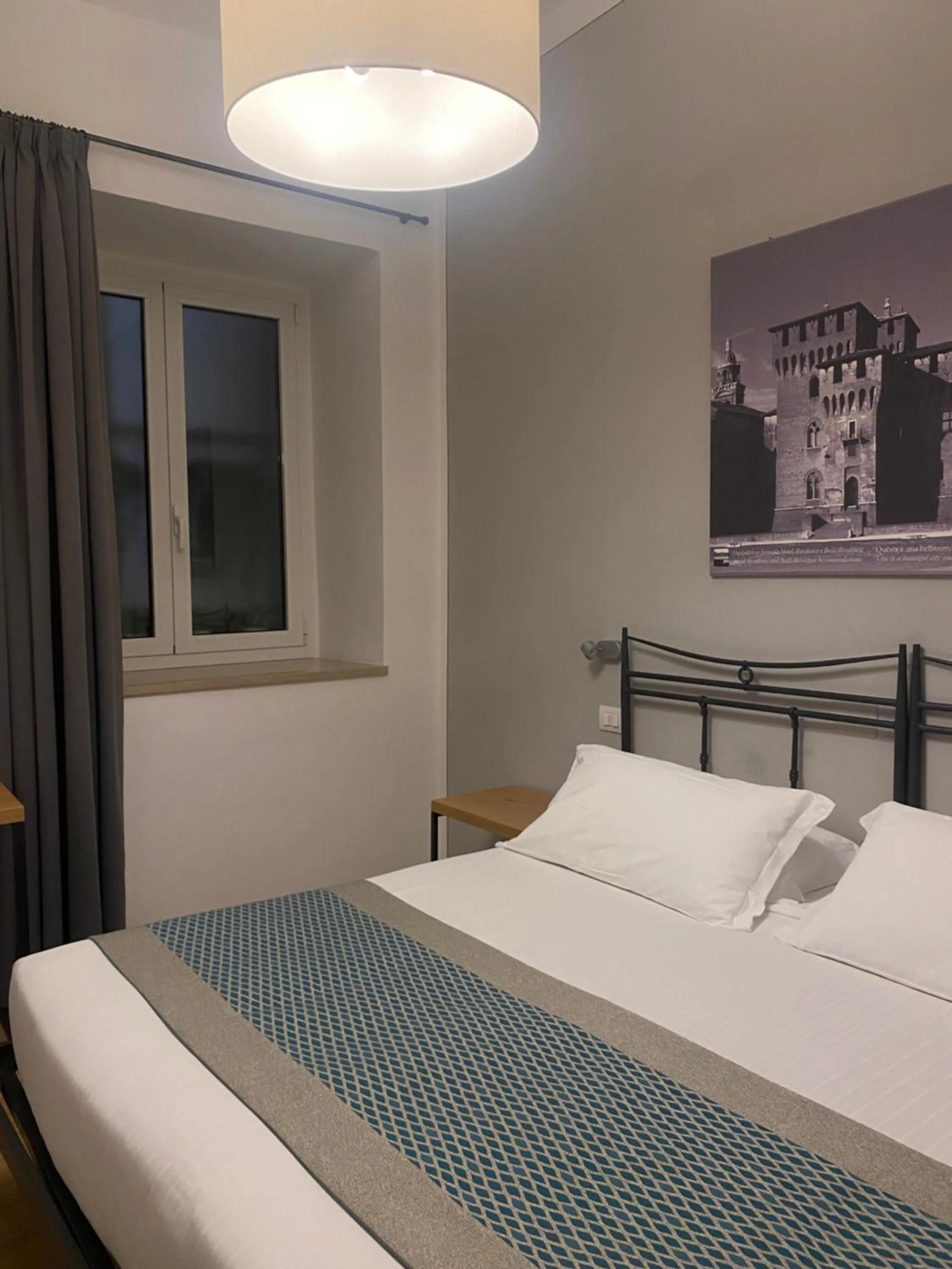 Bed in Hotel dei Gonzaga, MantegnaHotels