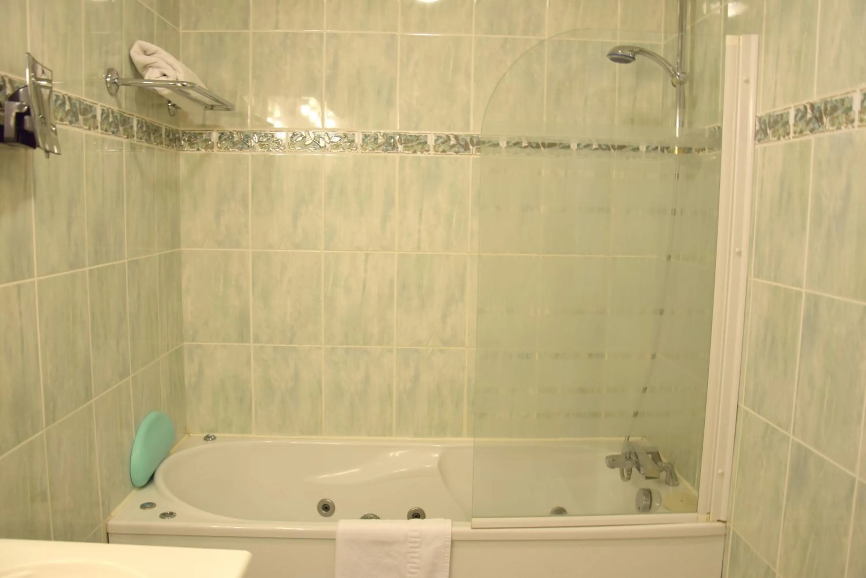 Bathroom in Logis Le Saint Nicolas