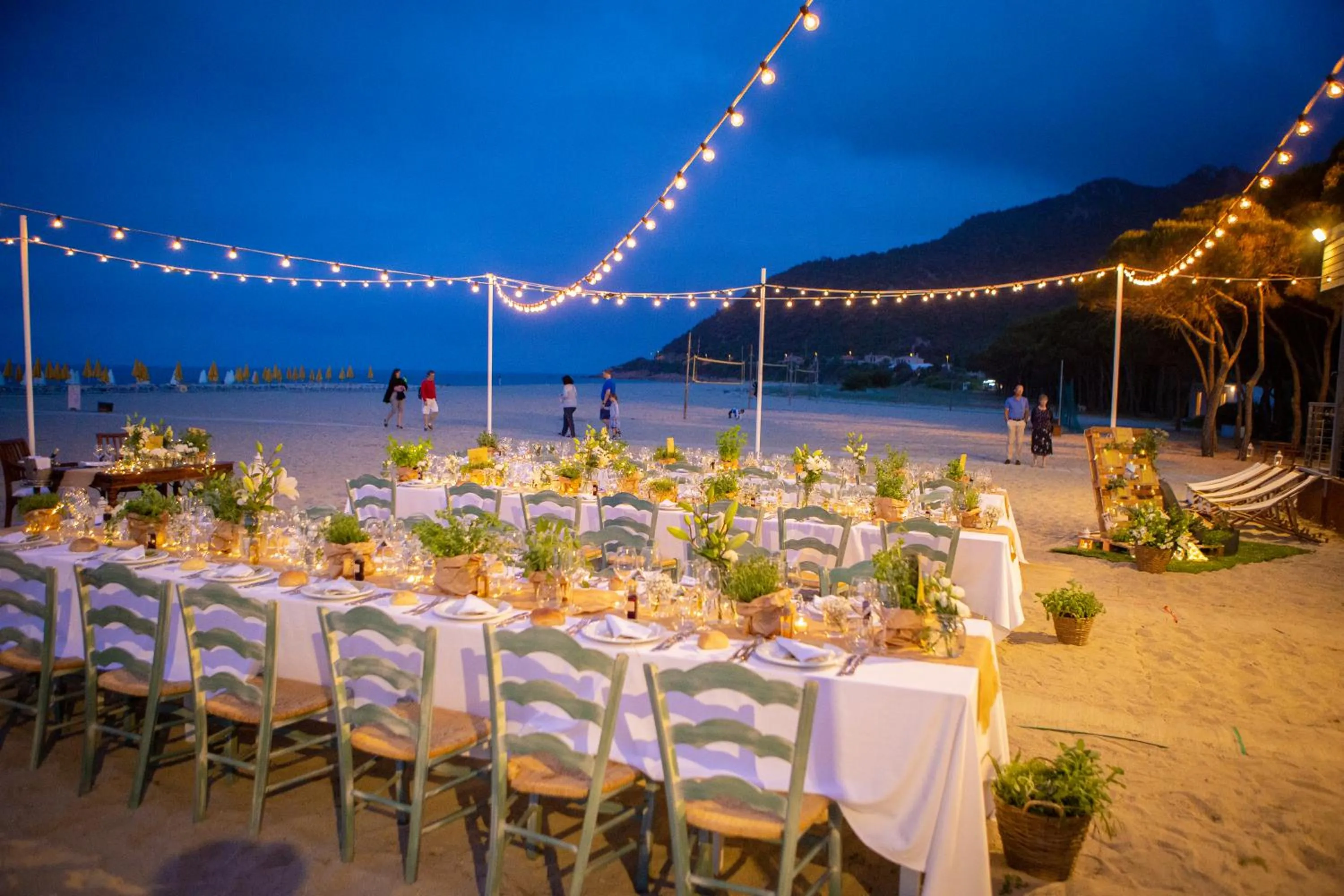 Restaurant/places to eat in Perdepera Resort