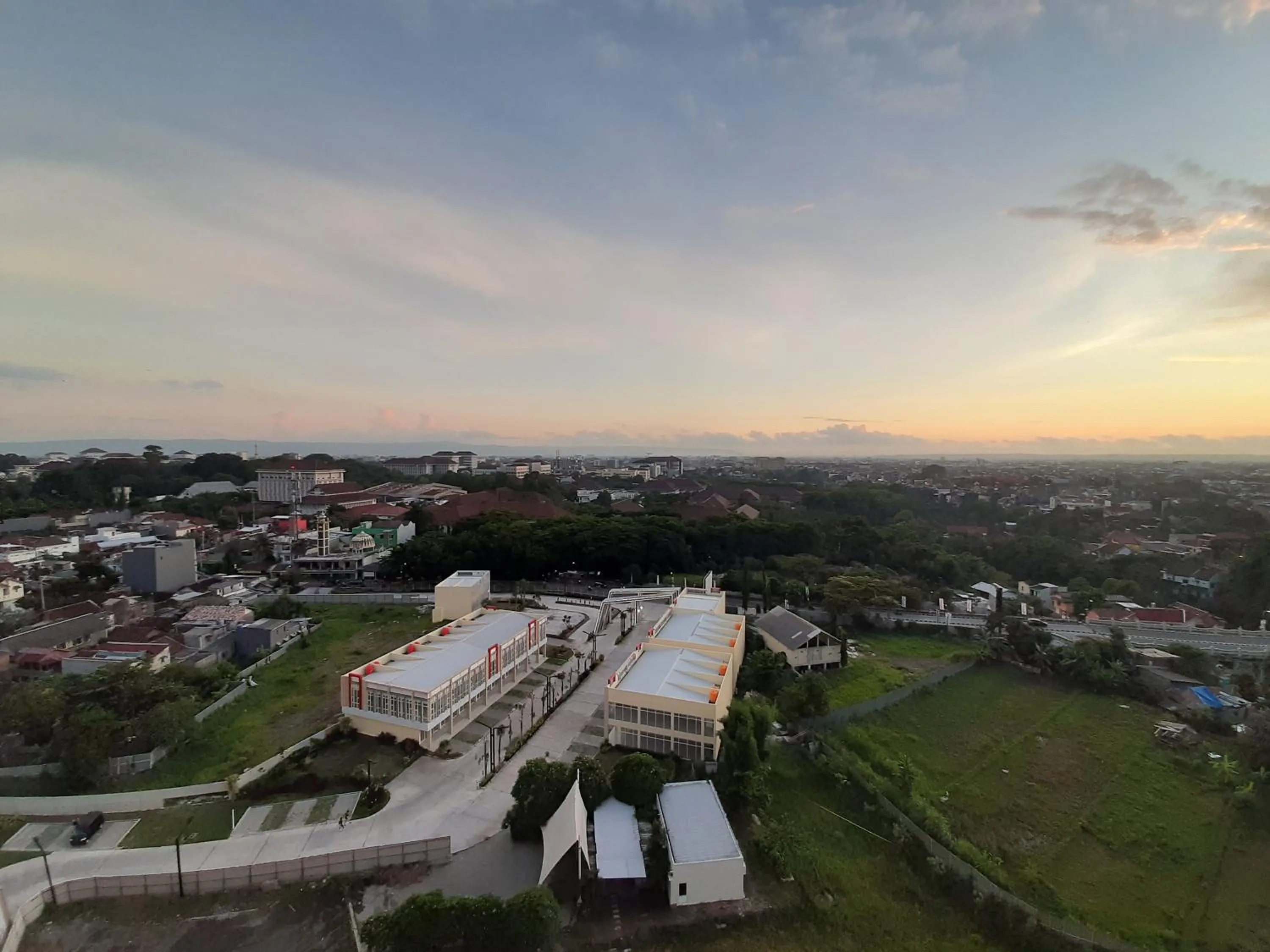 Quiet street view in Apartemen Taman Melati Sinduadi By NGINAP