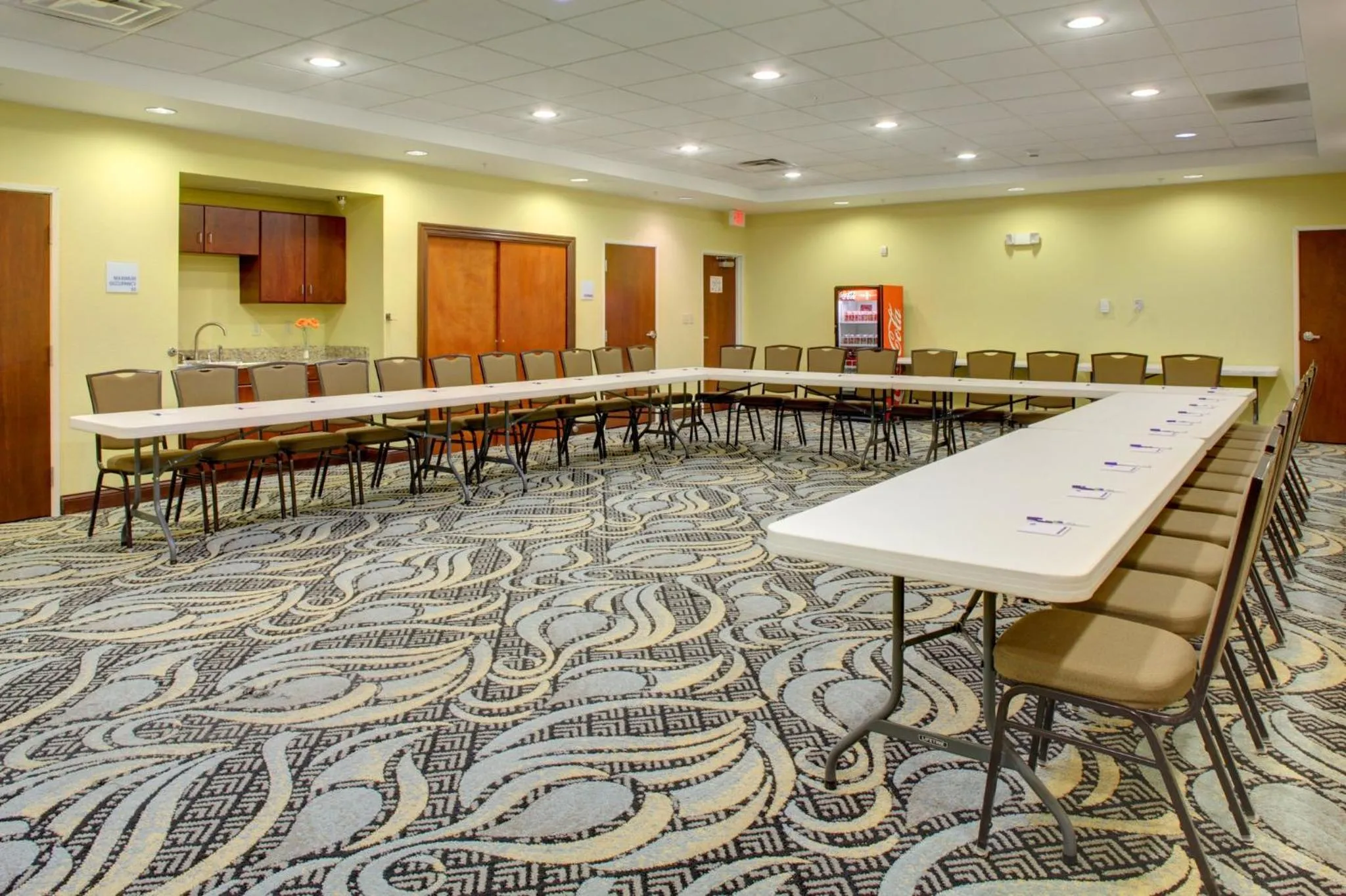 Meeting/conference room in Holiday Inn Express & Suites Cross Lanes by IHG