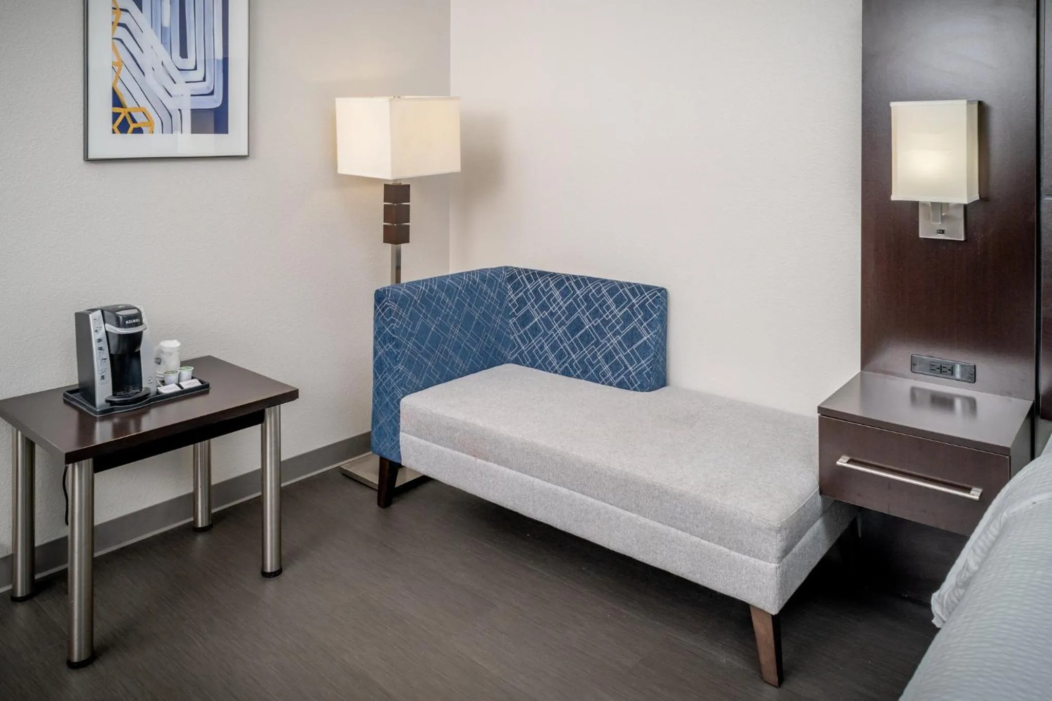 Photo of the whole room, Bed in Holiday Inn Express & Suites Cross Lanes by IHG