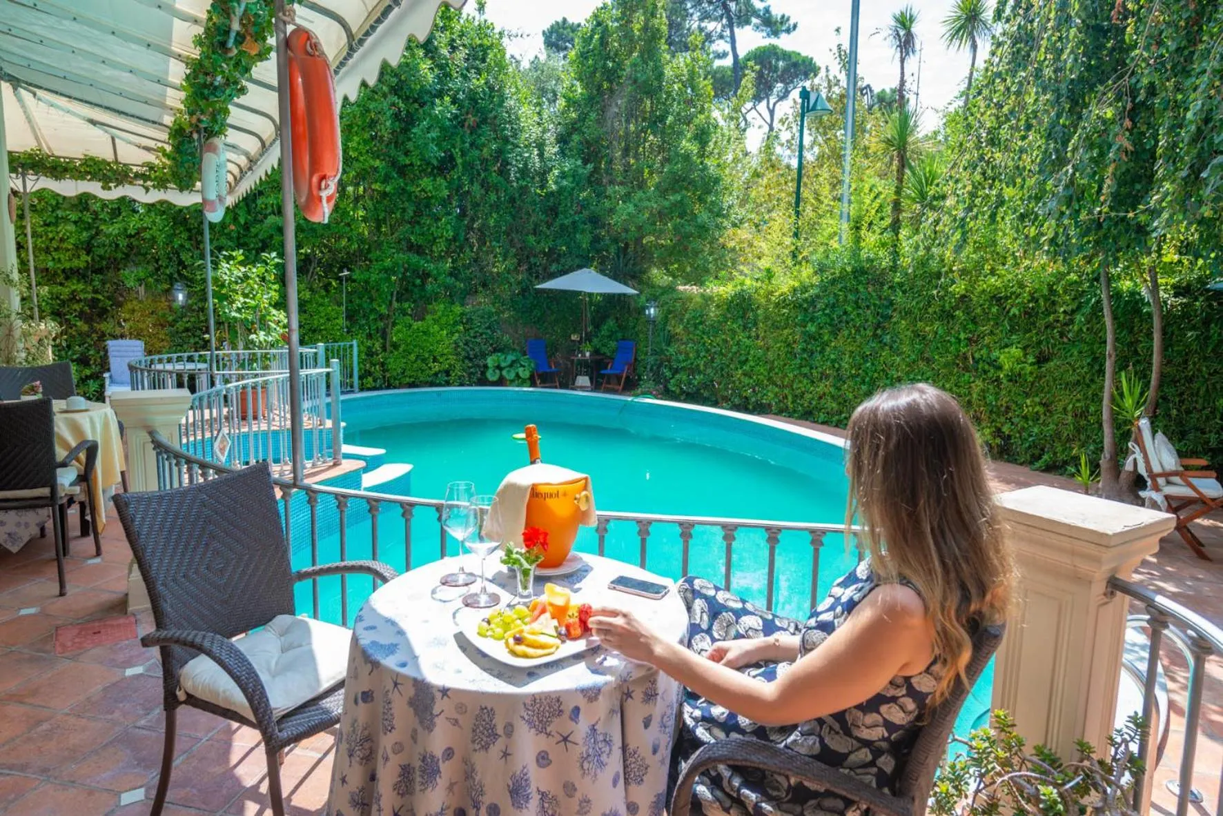 People in Hotel Kyrton