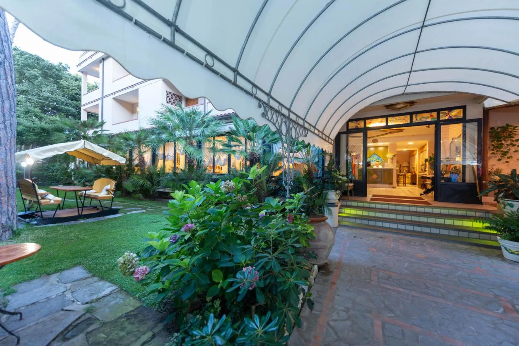 Facade/entrance in Hotel Kyrton