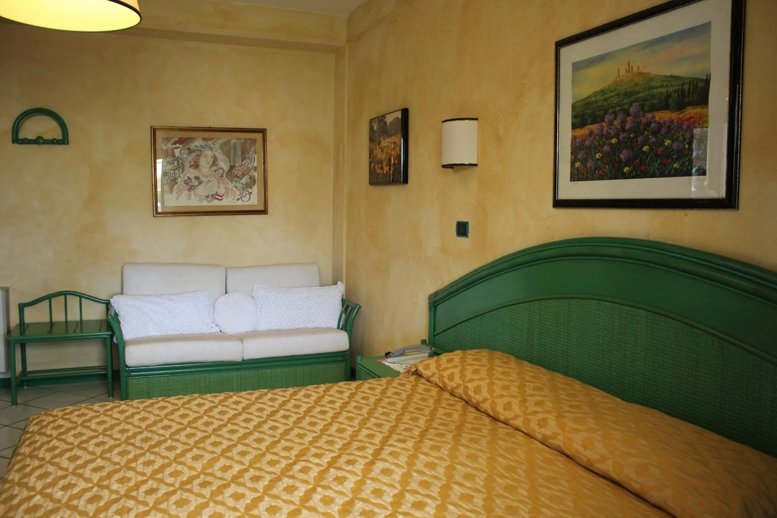 Photo of the whole room, Bed in Hotel Kyrton