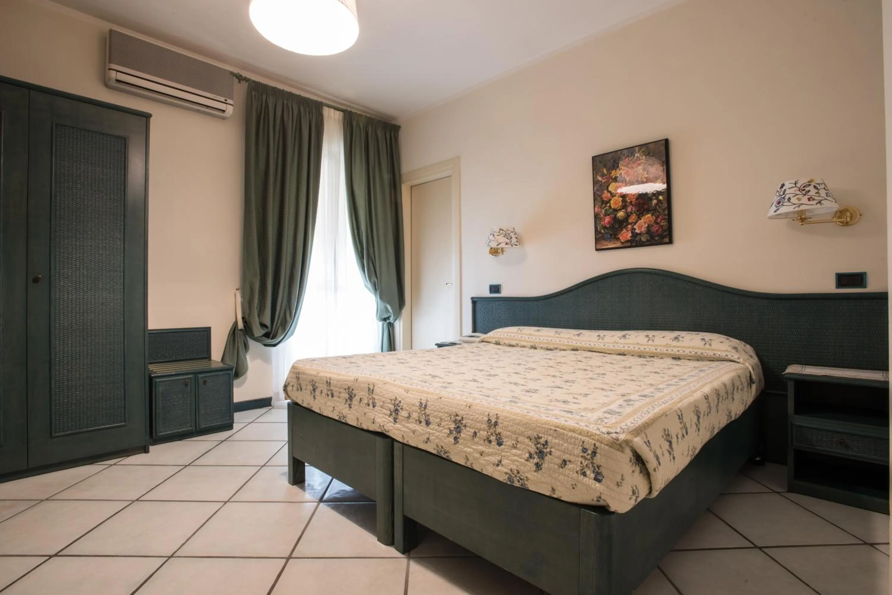 Photo of the whole room, Bed in Hotel Kyrton