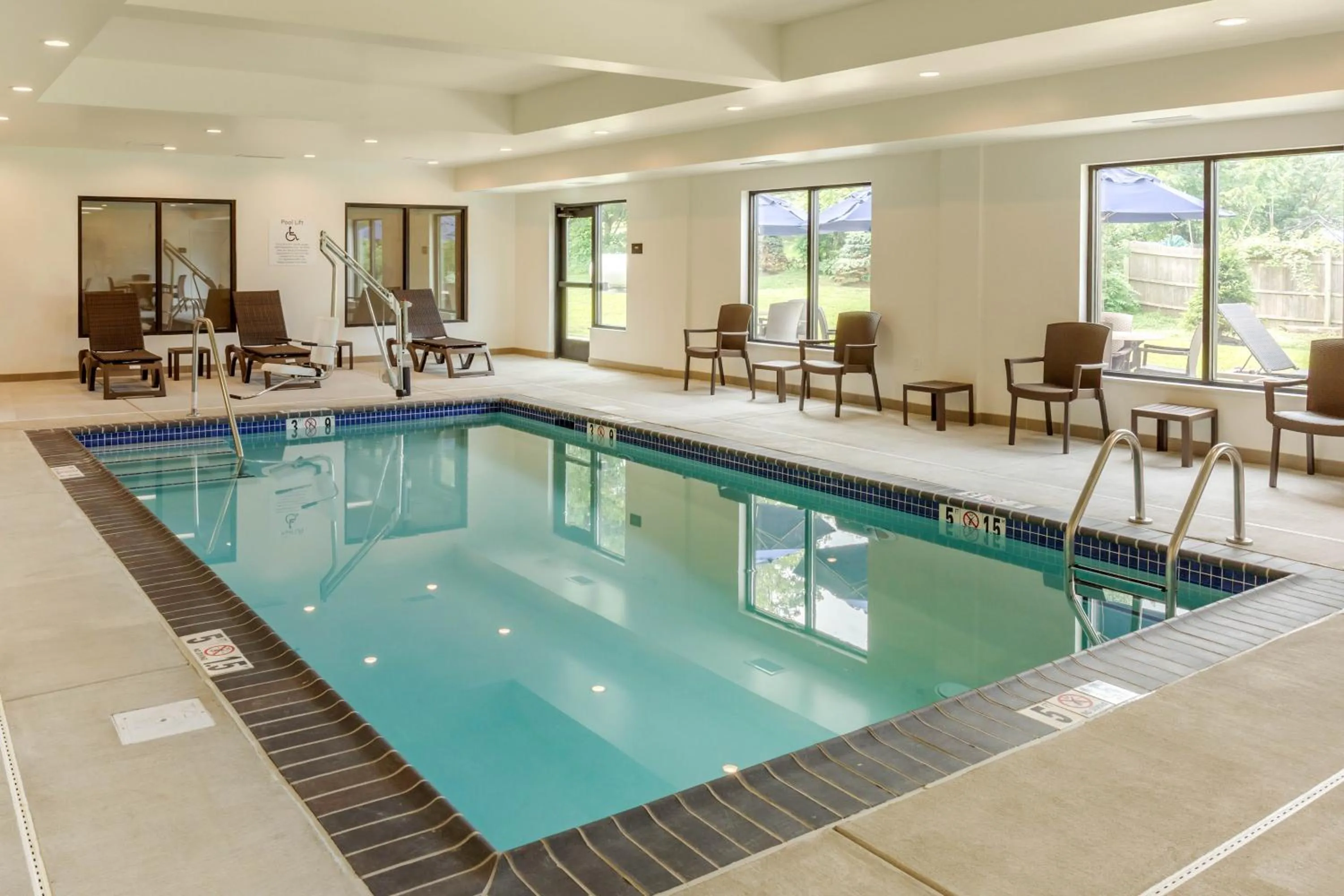 Swimming pool in Comfort Inn & Suites Gap Amish Country