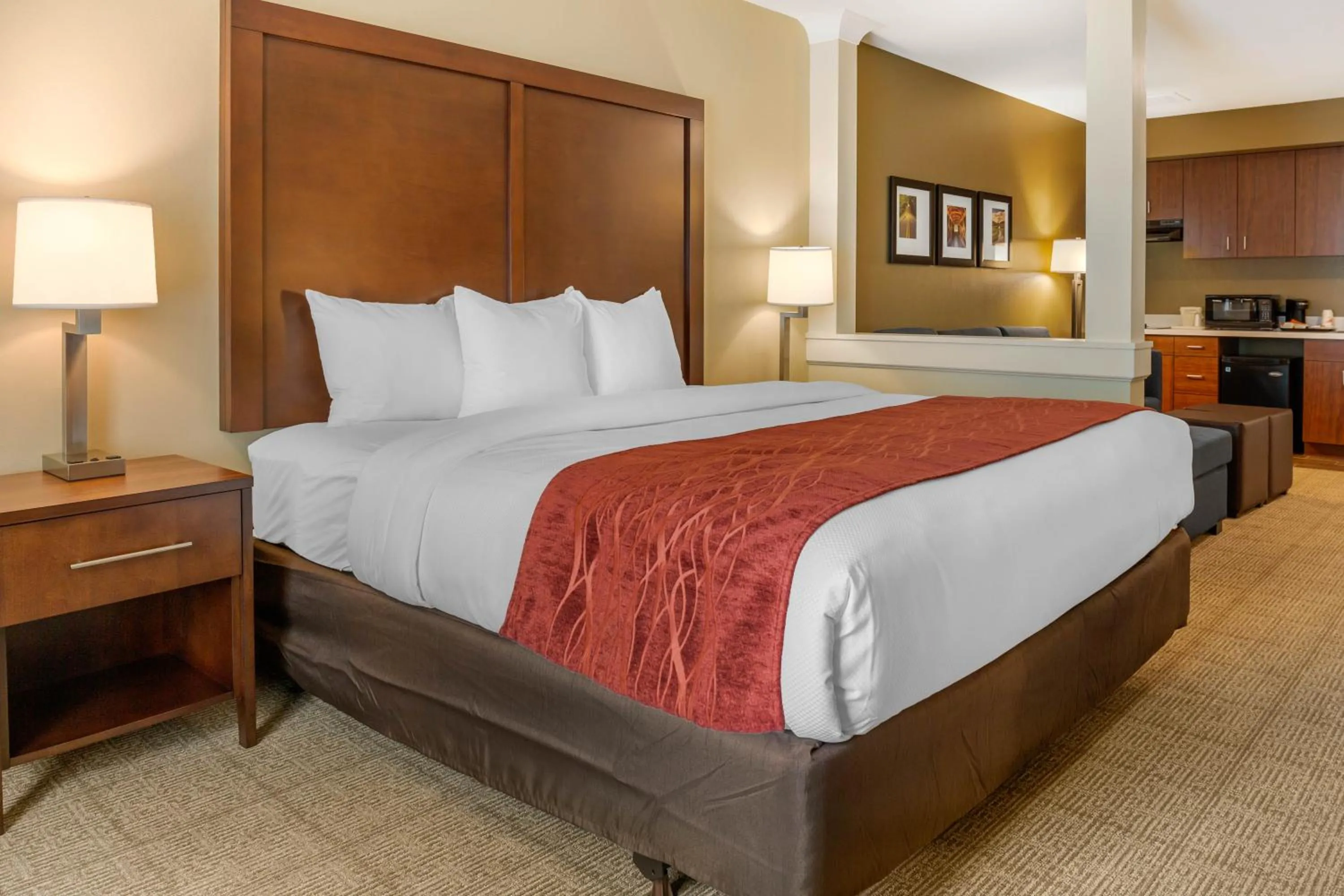 Bed in Comfort Inn & Suites Gap Amish Country