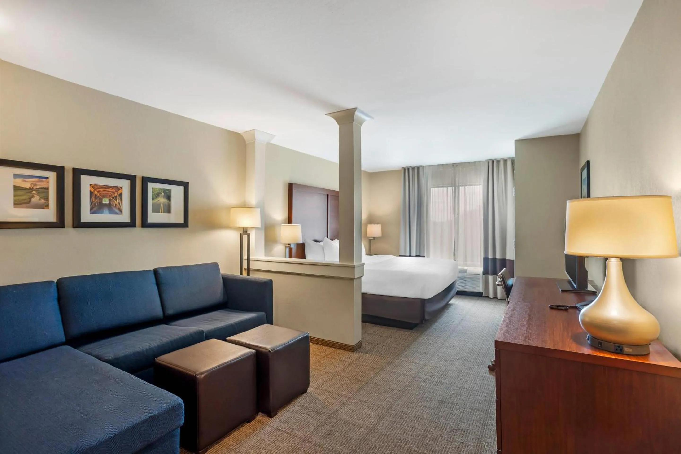 Bedroom, Bed in Comfort Inn & Suites Gap Amish Country