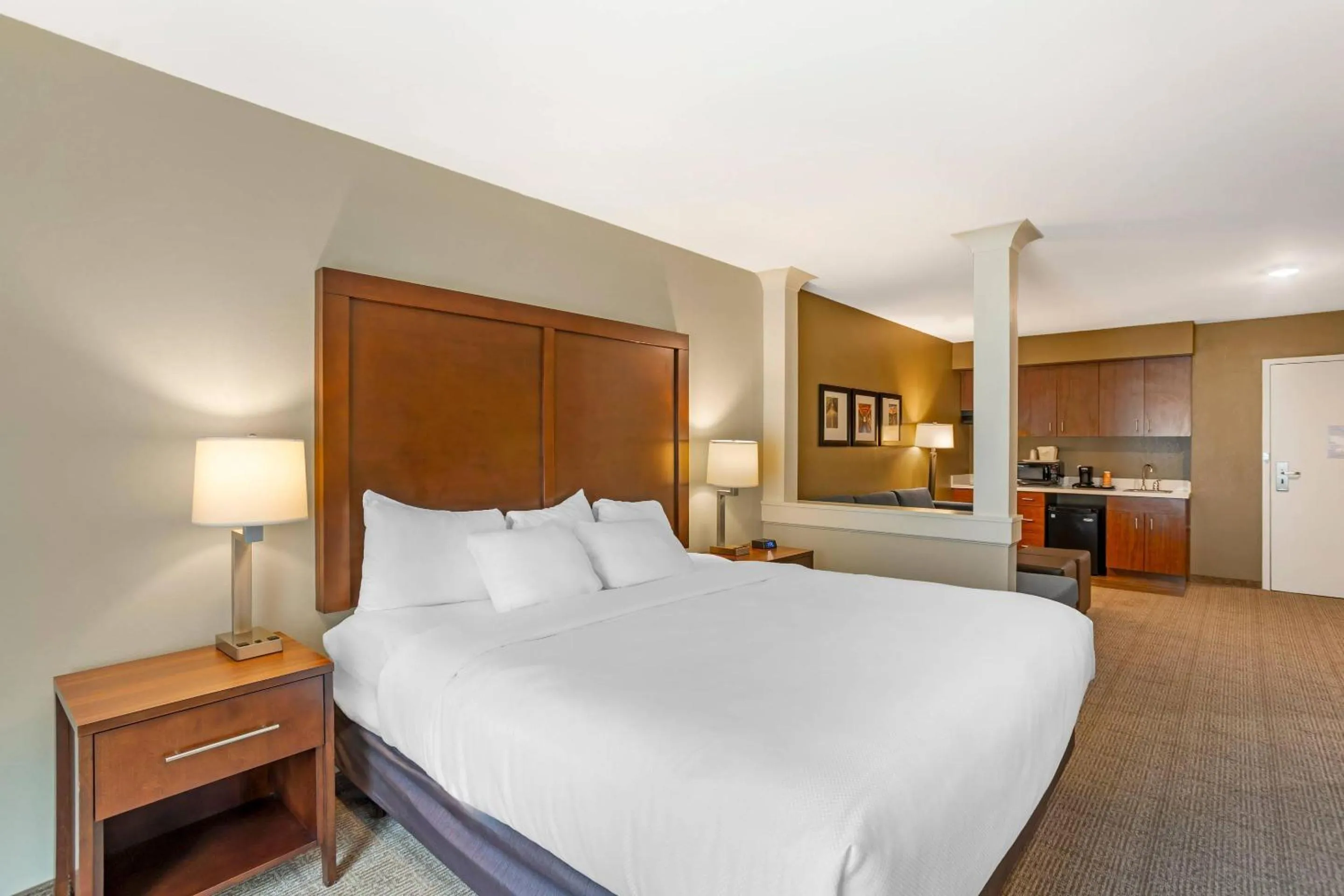 Bedroom, Bed in Comfort Inn & Suites Gap Amish Country