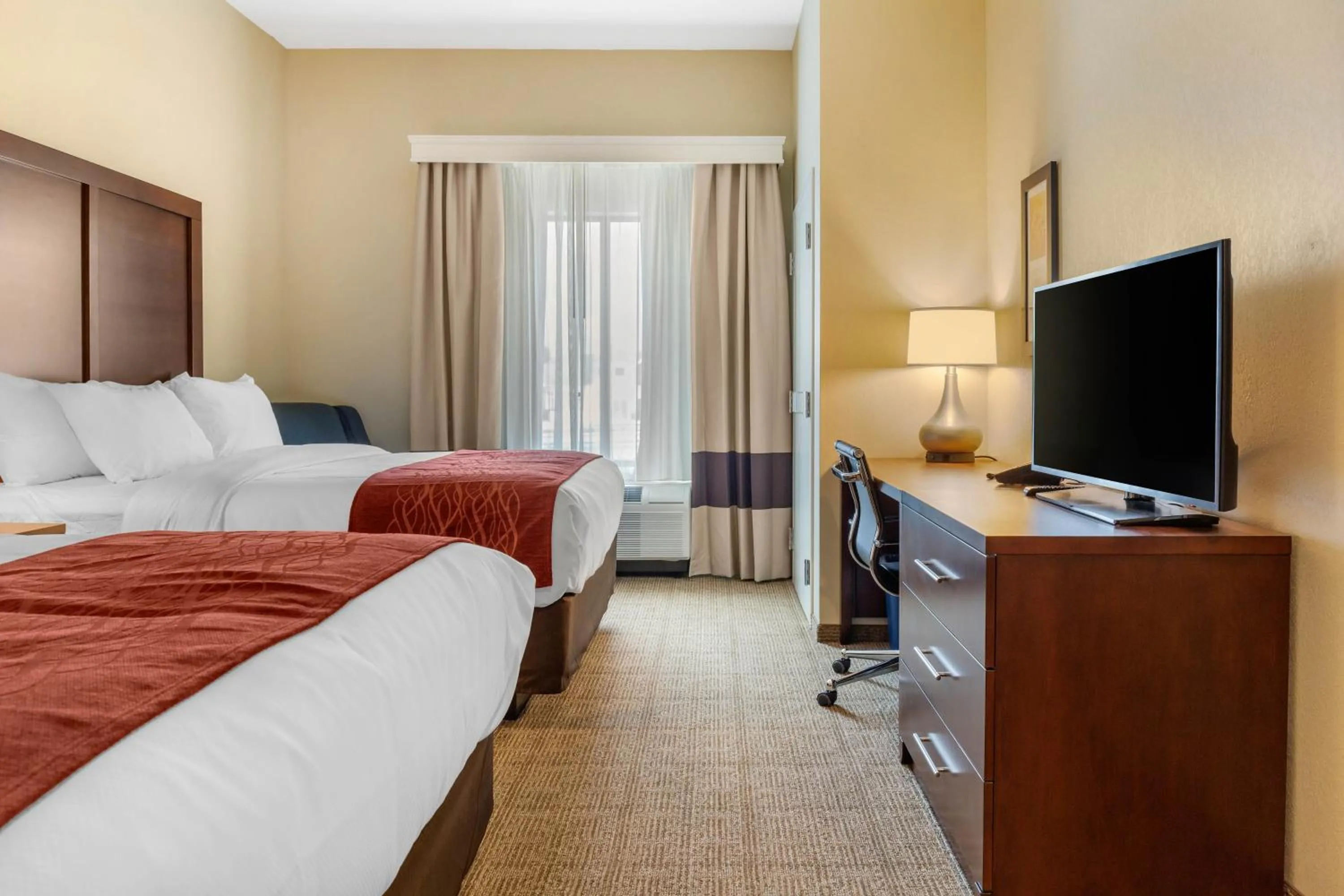 Bed in Comfort Inn & Suites Gap Amish Country