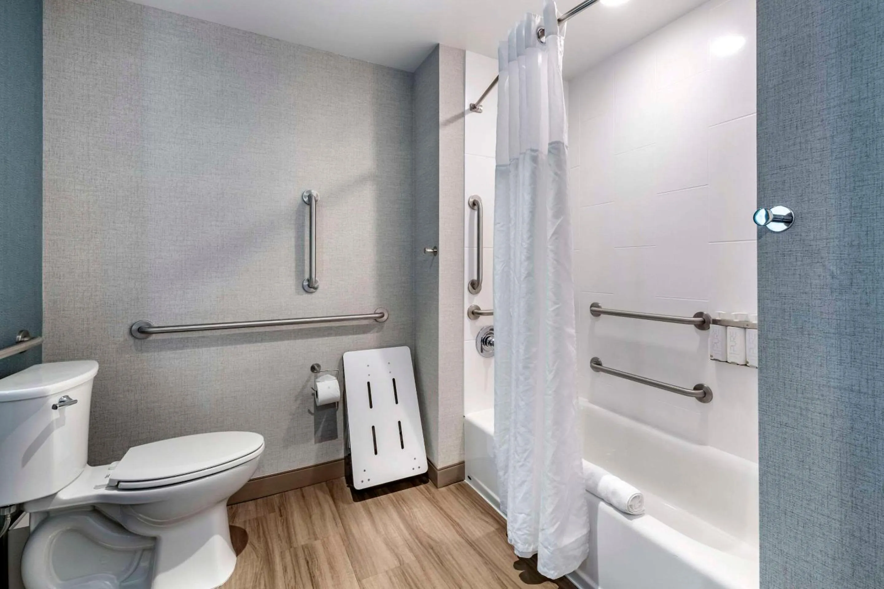 Bedroom in Cambria Hotel Bloomington Mall of America Minneapolis Airport