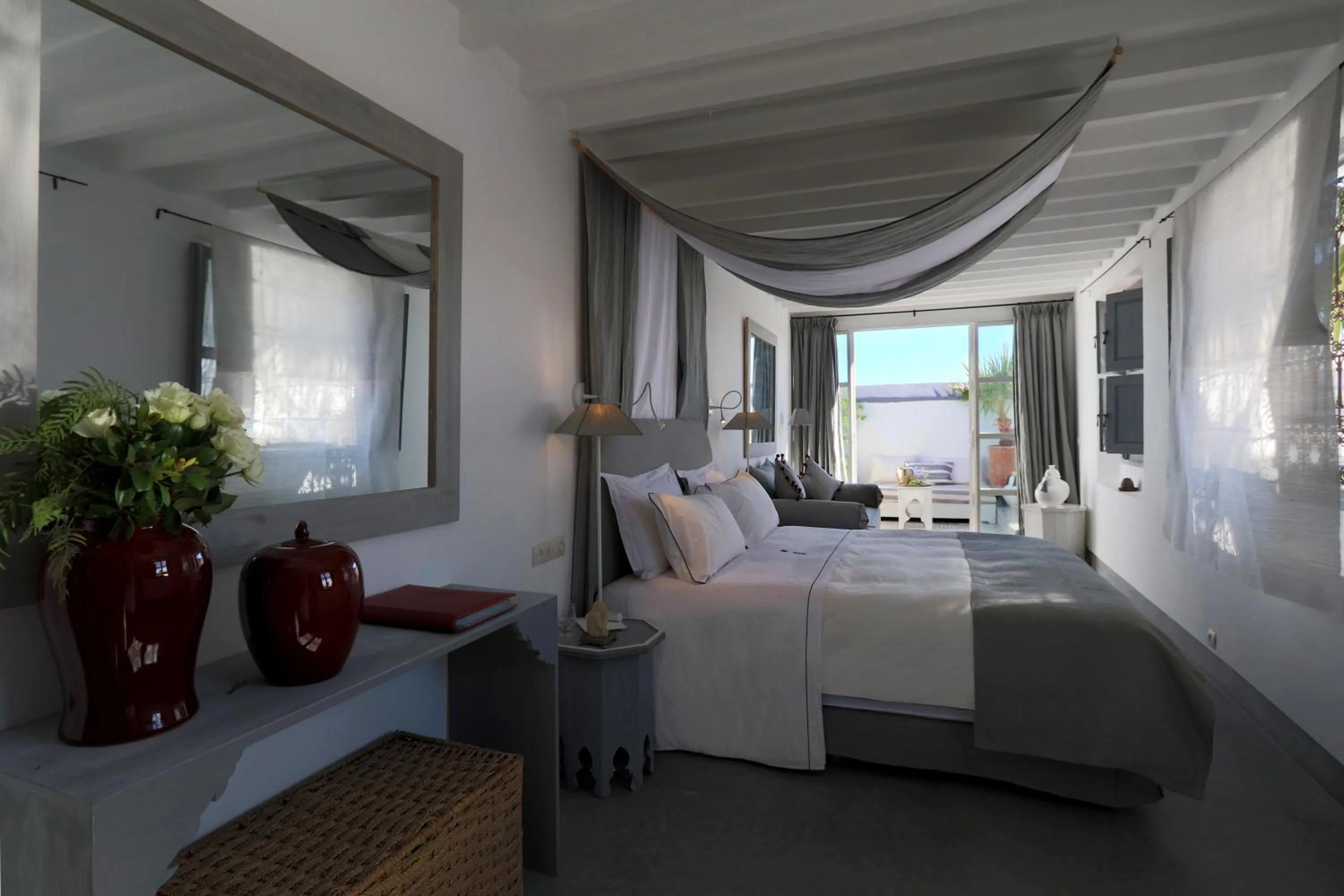 Photo of the whole room, Bed in Dar Seven