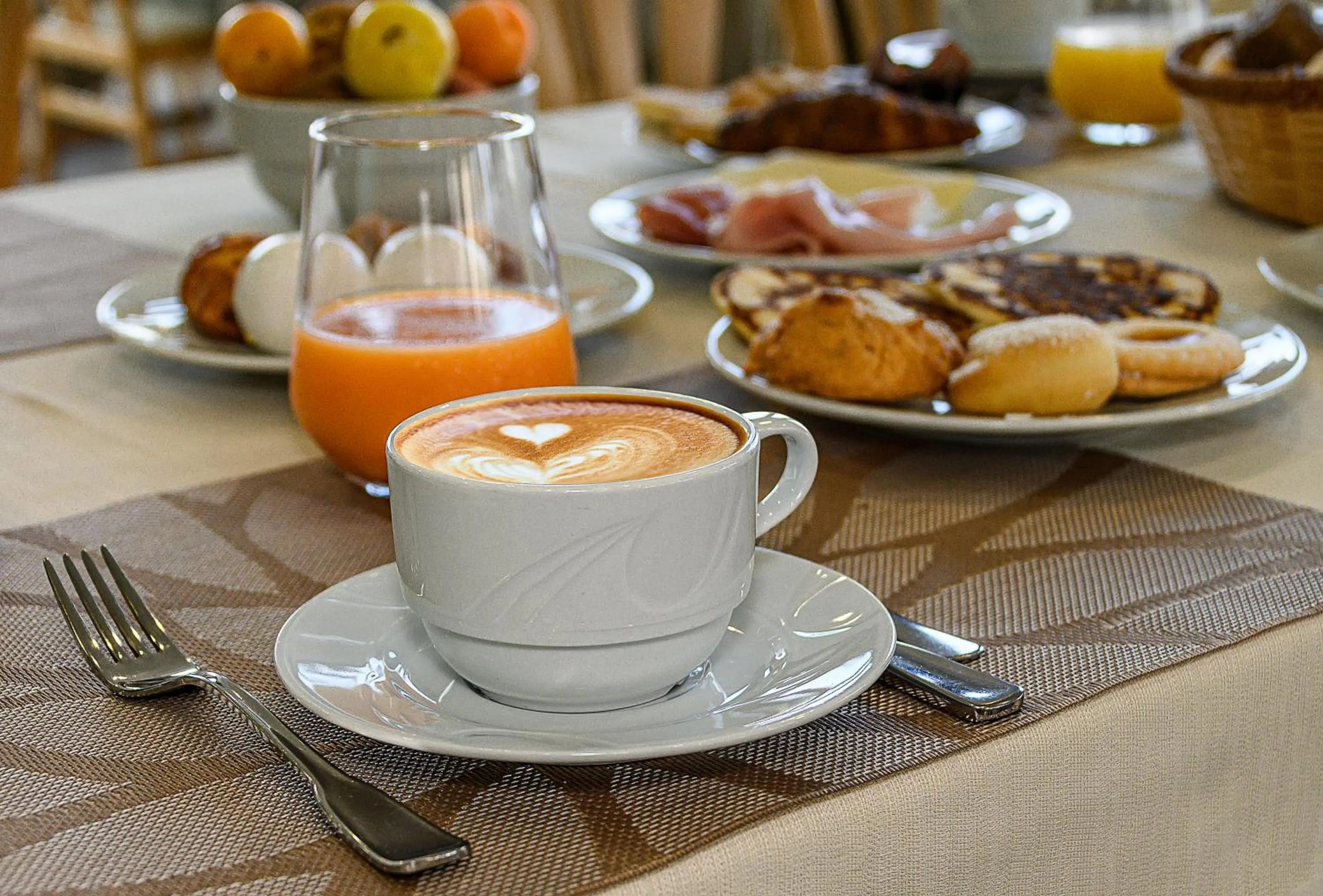 Food and drinks in Hotel Paris