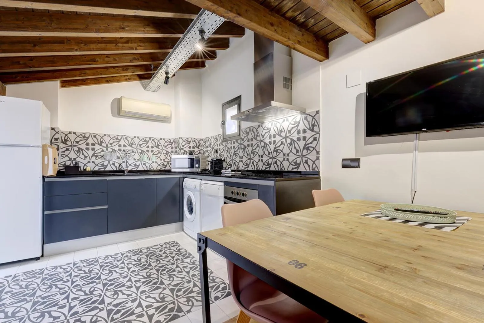 Kitchen or kitchenette in Aqua Apartments Málaga