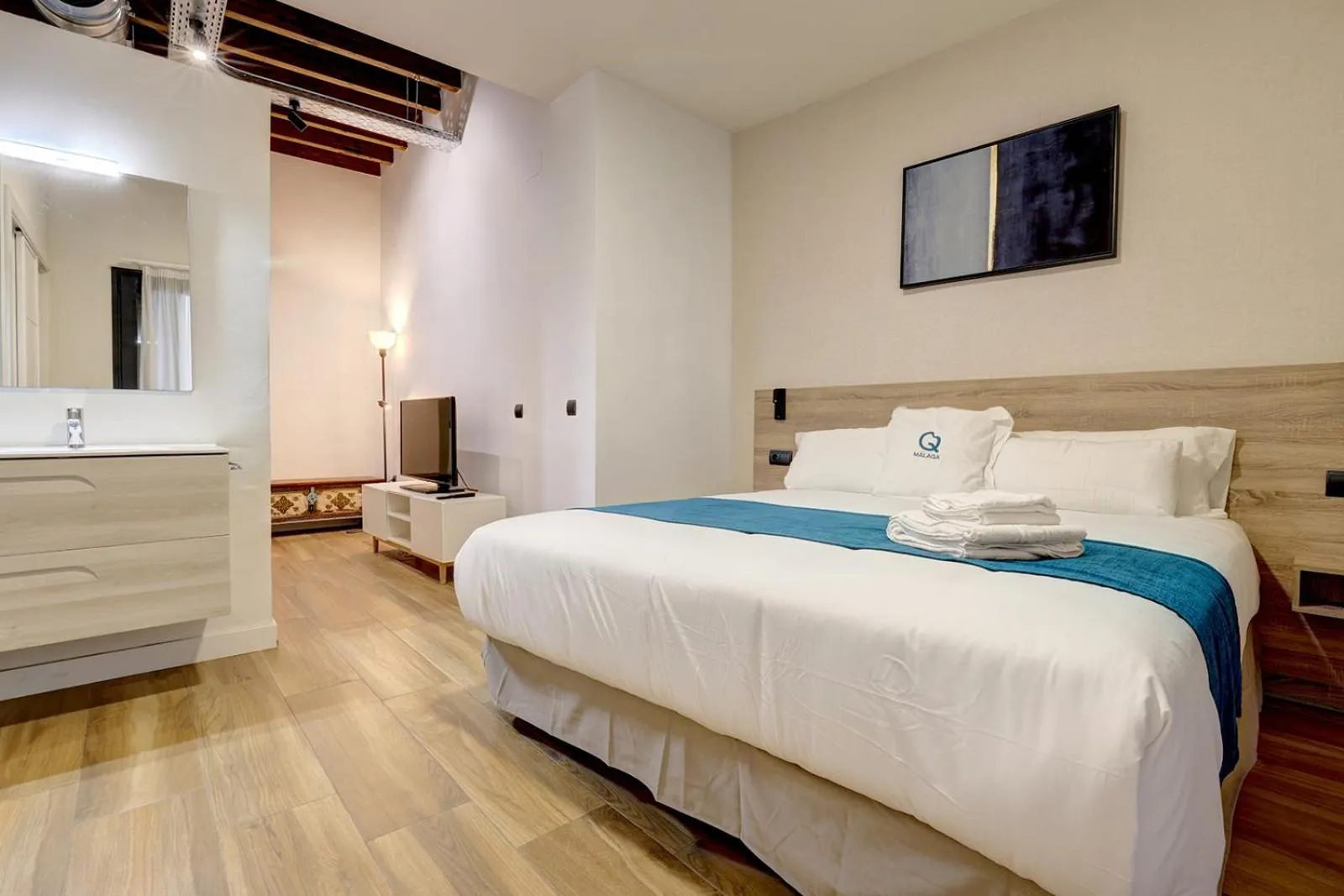 Bed in Aqua Apartments Málaga