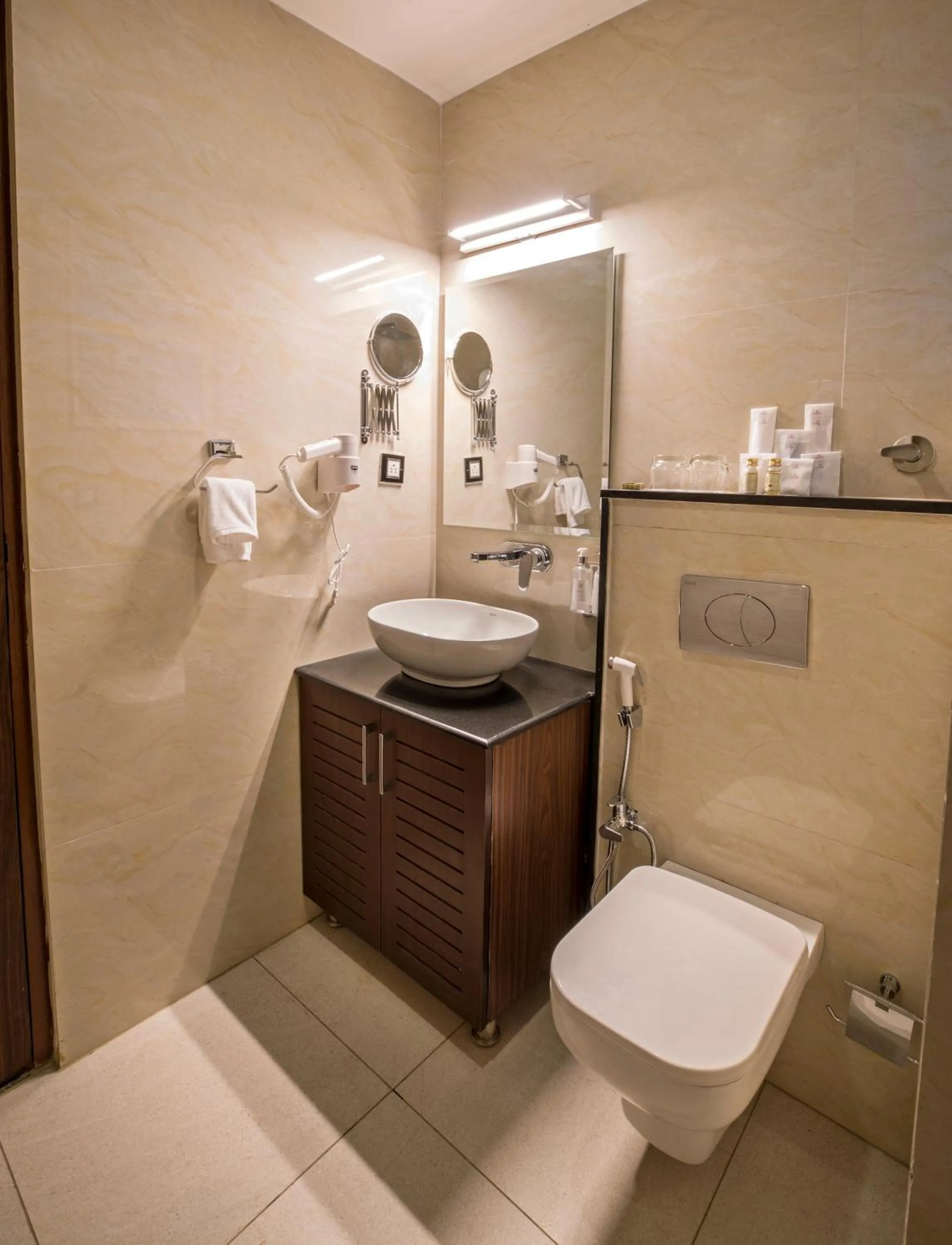 Toilet in Regenta Inn On The Ganges Rishikesh