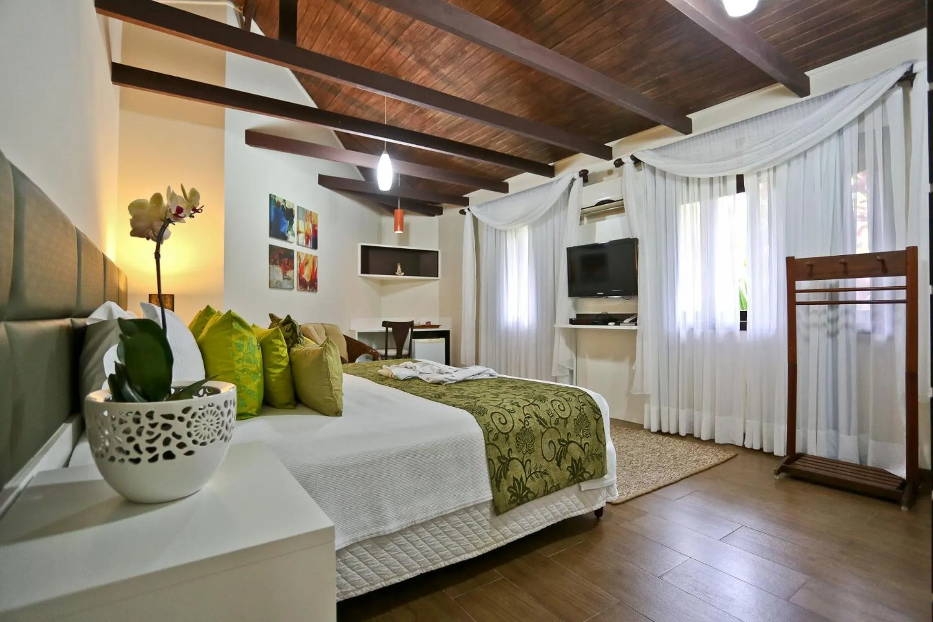 Bed in Estaleiro Guest House