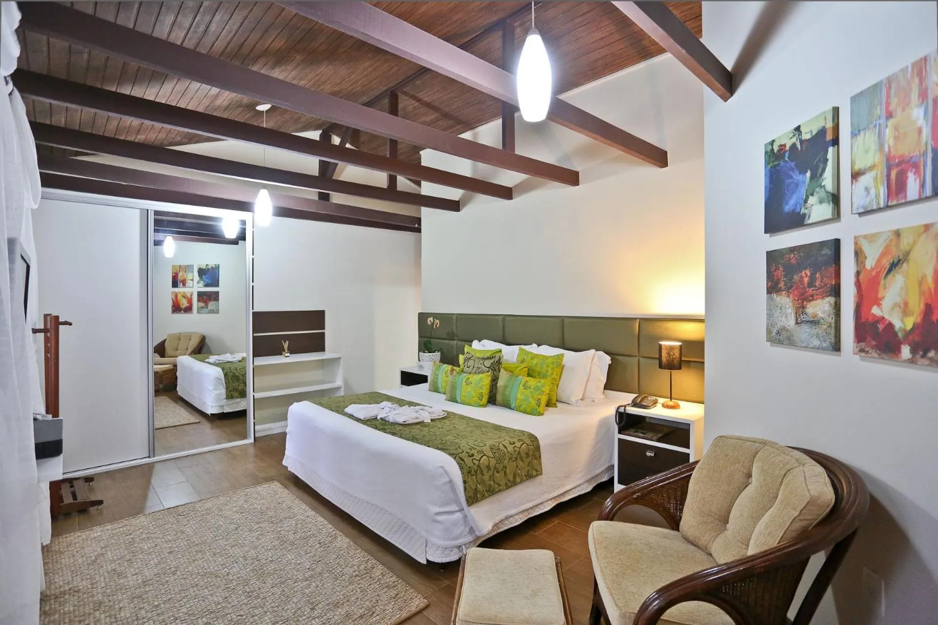 Bed in Estaleiro Guest House