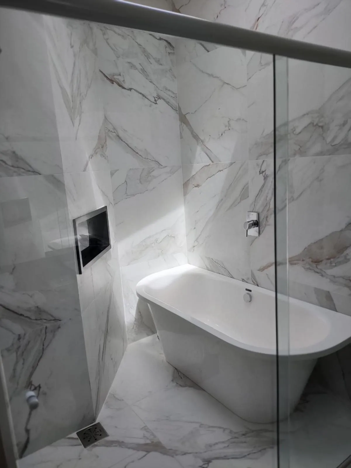 Bath in Estaleiro Guest House