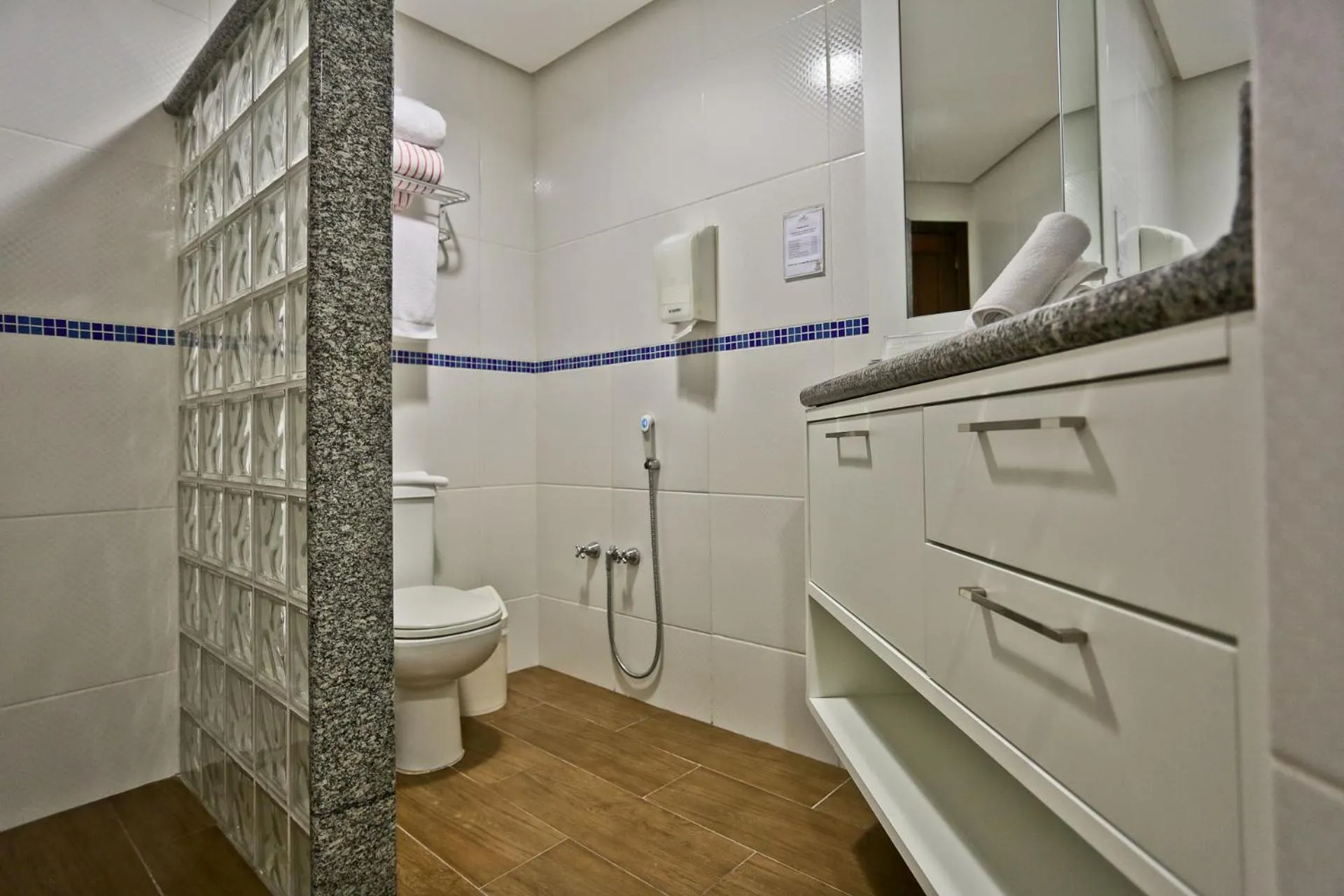 Bathroom in Estaleiro Guest House